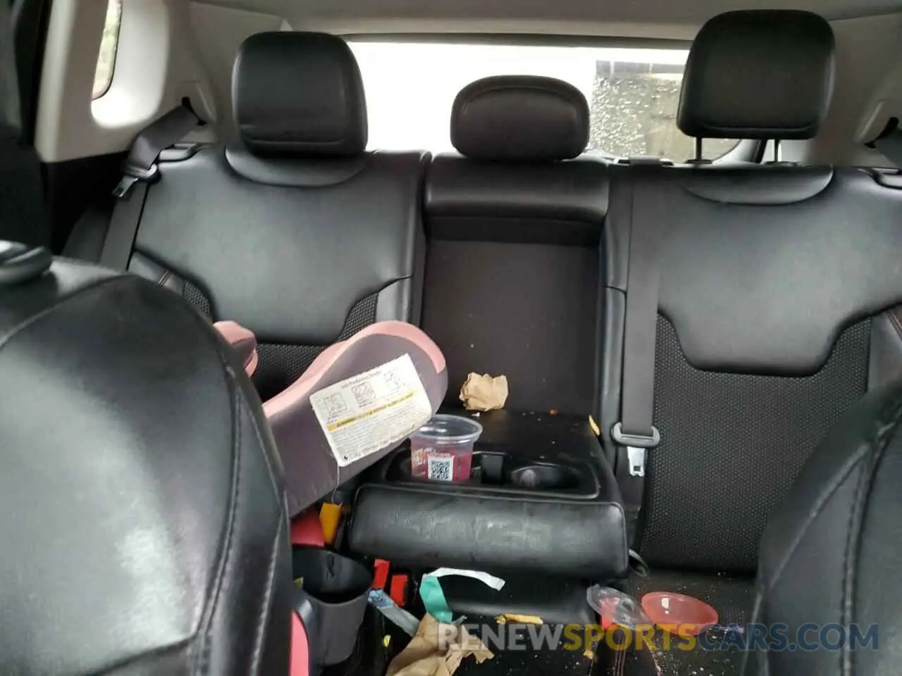 10 Photograph of a damaged car 3C4NJDDB3MT515203 JEEP COMPASS 2021