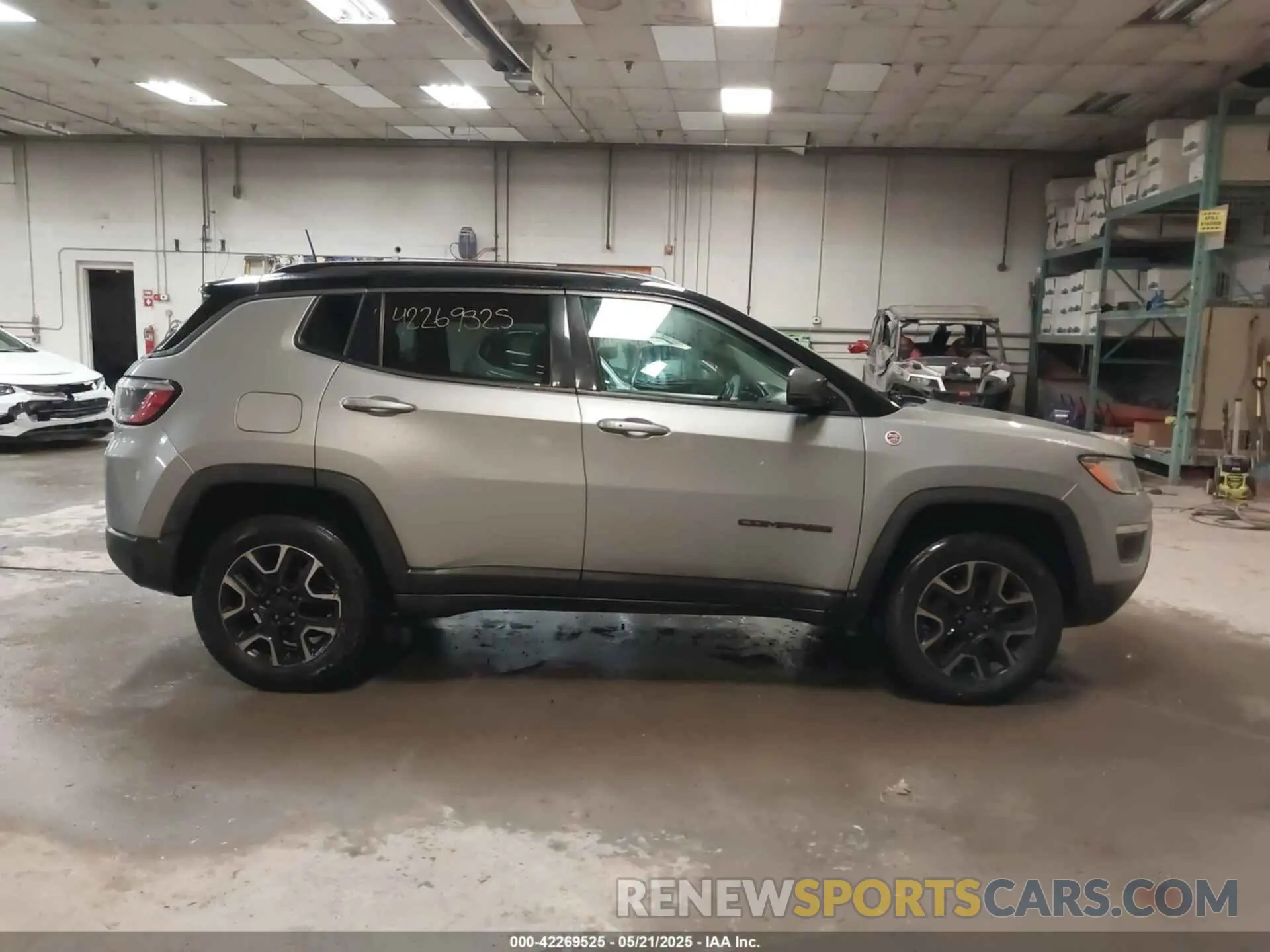 13 Photograph of a damaged car 3C4NJDDB3MT587034 JEEP COMPASS 2021