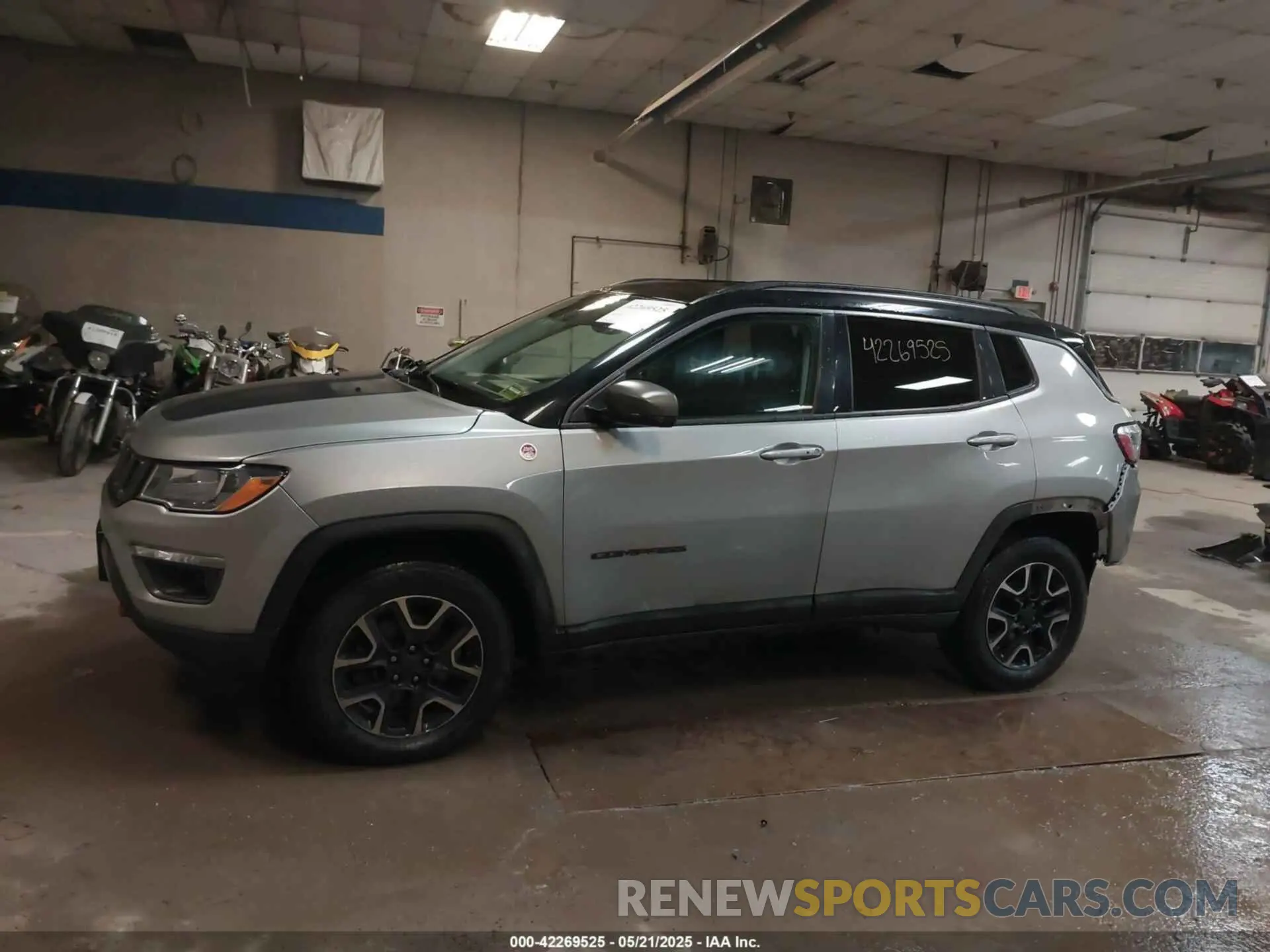 14 Photograph of a damaged car 3C4NJDDB3MT587034 JEEP COMPASS 2021