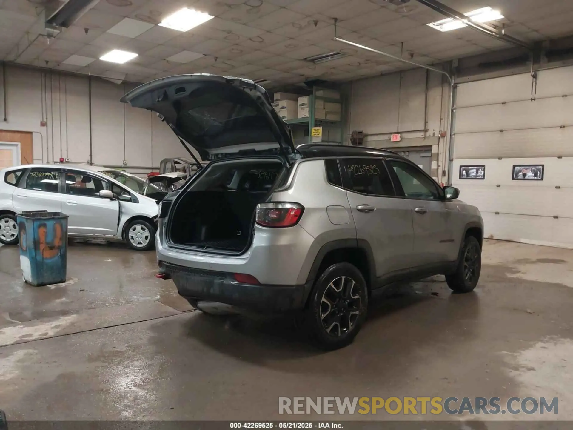 4 Photograph of a damaged car 3C4NJDDB3MT587034 JEEP COMPASS 2021