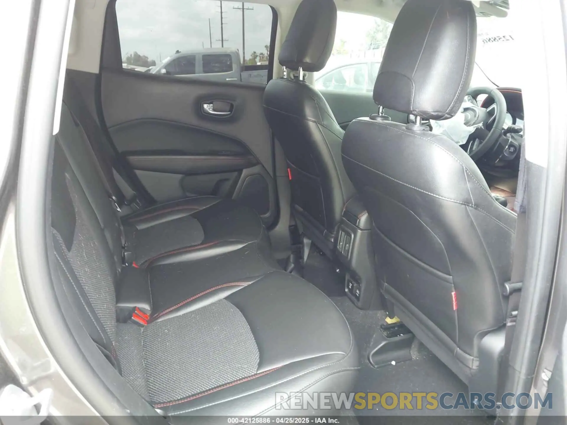 8 Фотография поврежденного автомобиля 3C4NJDDB6MT561074 JEEP COMPASS 2021