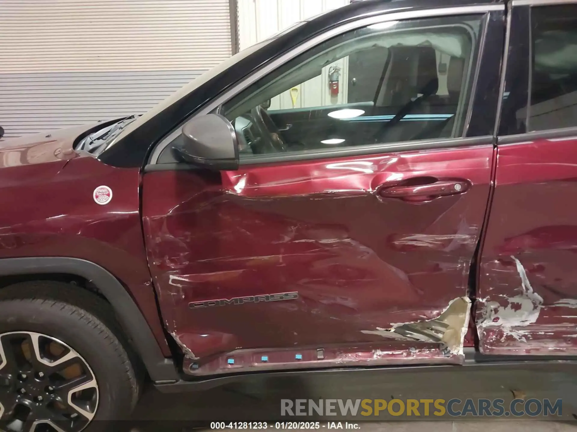 17 Photograph of a damaged car 3C4NJDDB6MT589148 JEEP COMPASS 2021