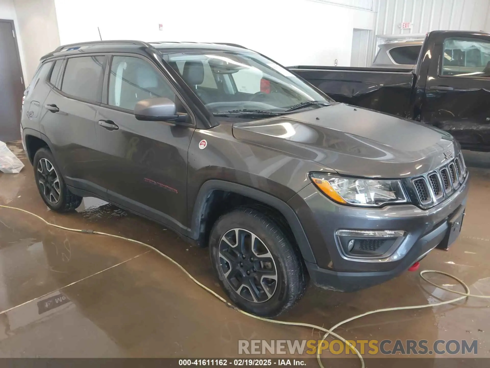 1 Photograph of a damaged car 3C4NJDDB7MT564422 JEEP COMPASS 2021