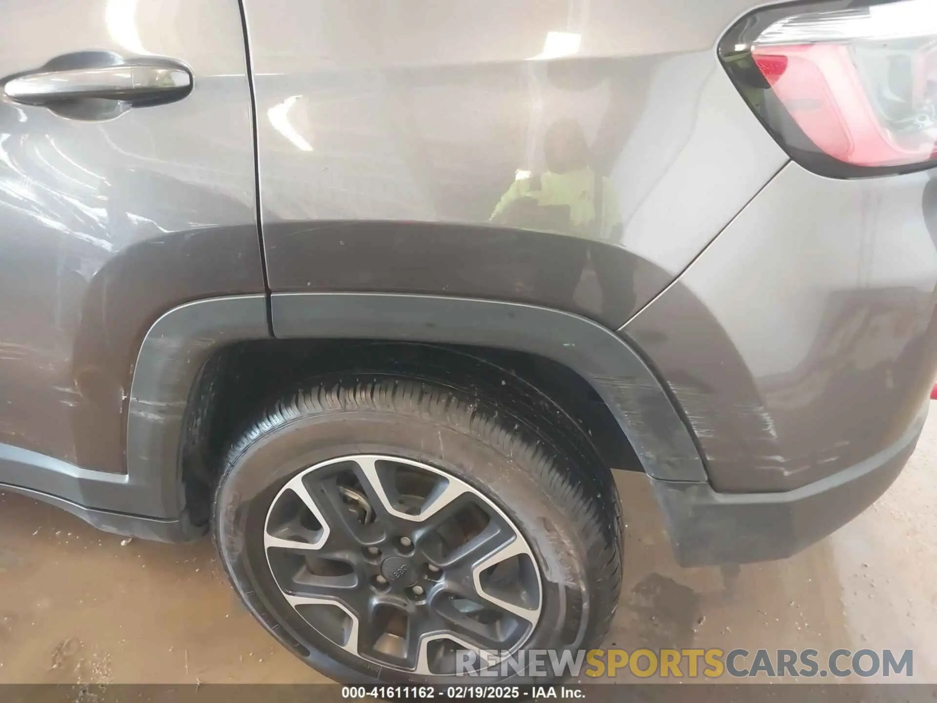 19 Photograph of a damaged car 3C4NJDDB7MT564422 JEEP COMPASS 2021