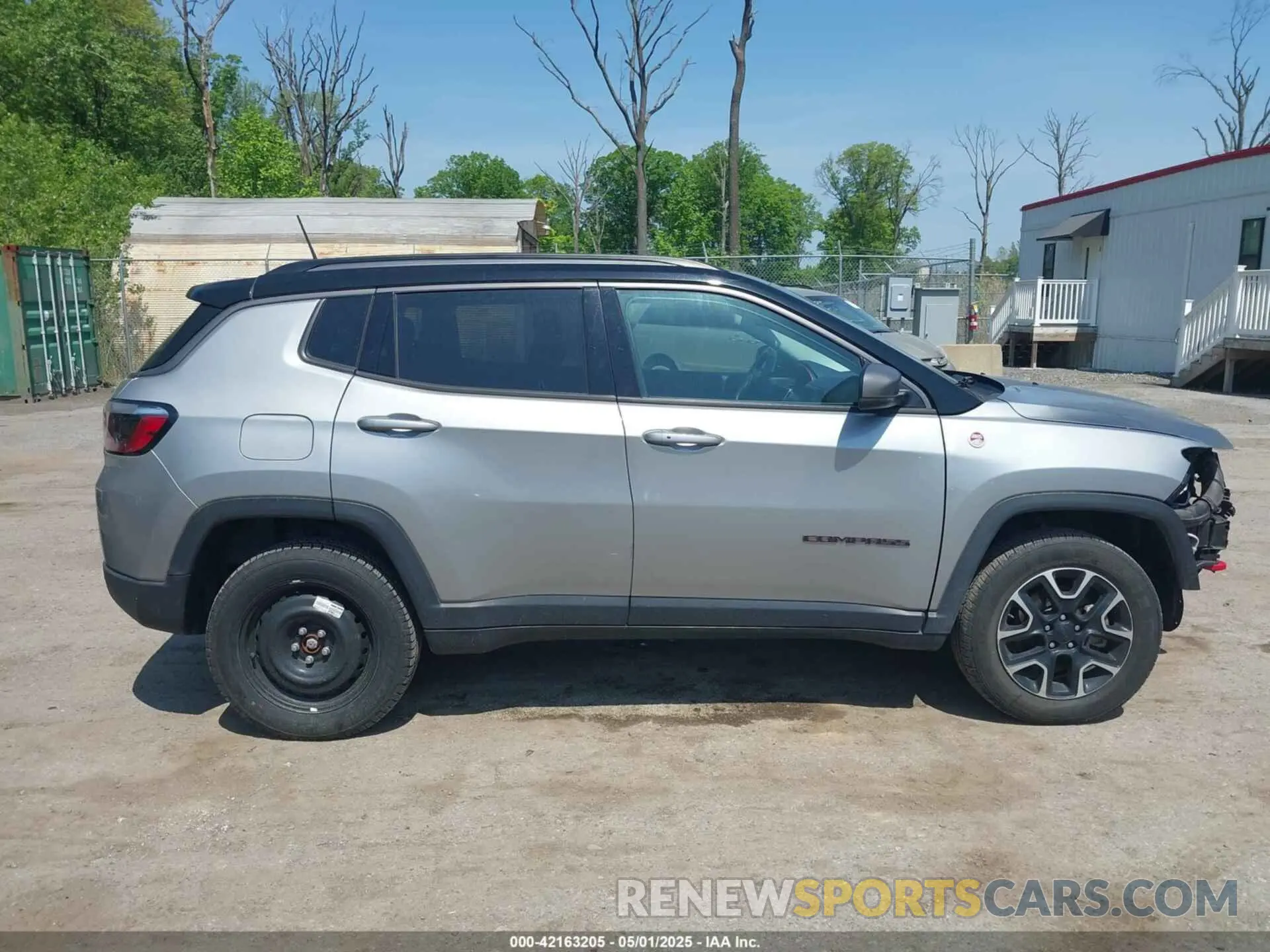 14 Photograph of a damaged car 3C4NJDDB7MT590390 JEEP COMPASS 2021