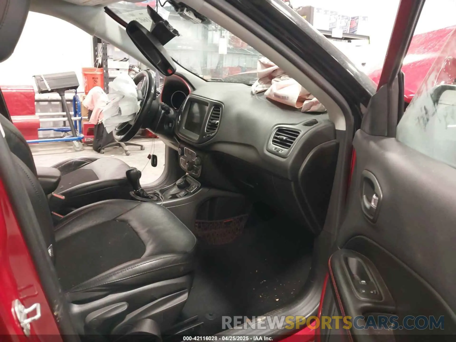 5 Photograph of a damaged car 3C4NJDDBXMT586981 JEEP COMPASS 2021