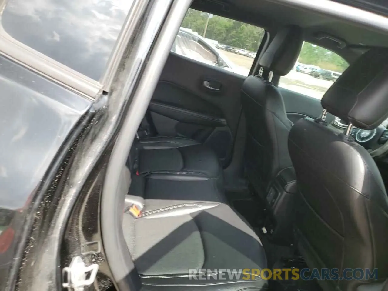 11 Photograph of a damaged car 3C4NJDEB0MT535553 JEEP COMPASS 2021