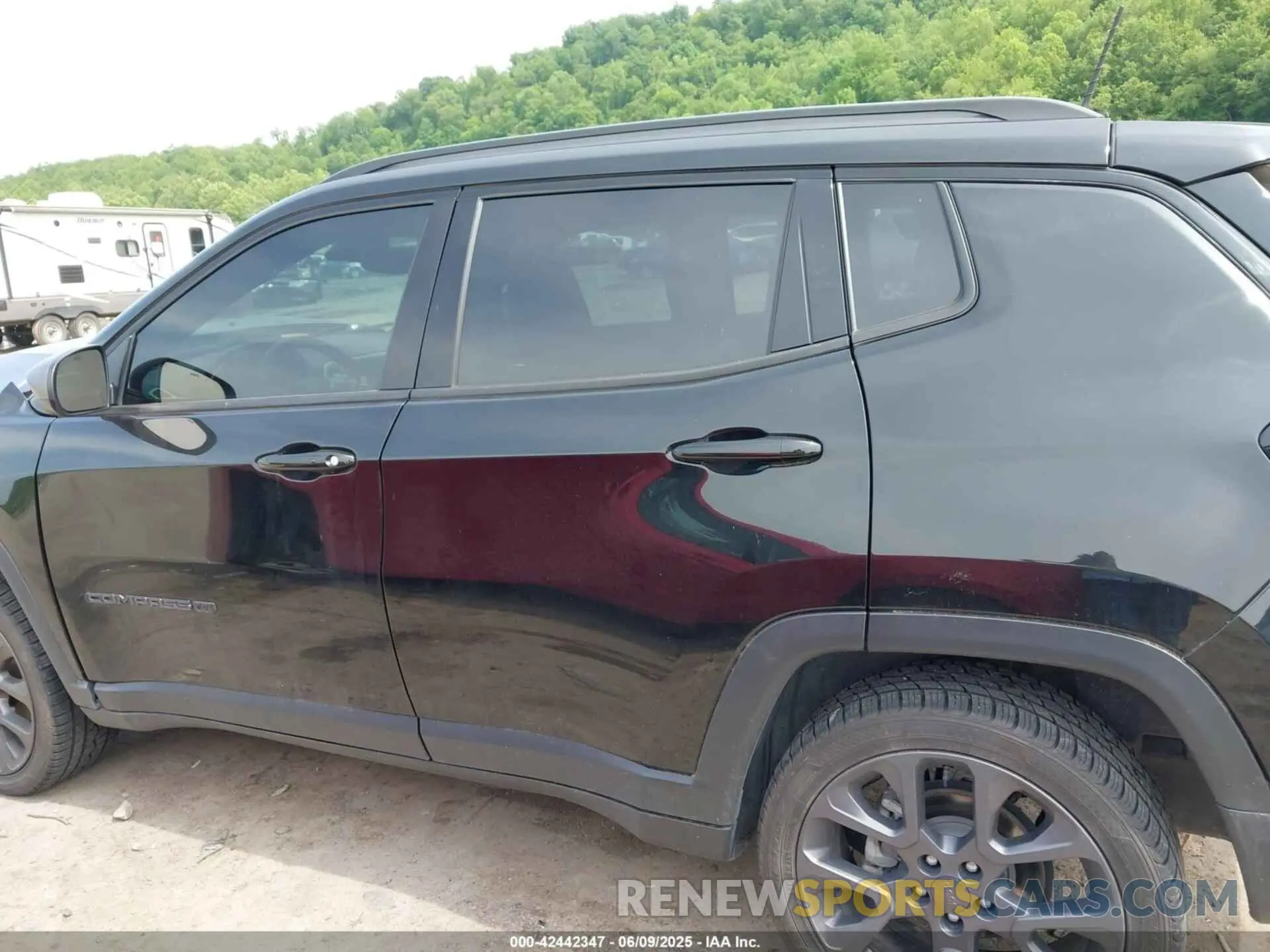 14 Photograph of a damaged car 3C4NJDEB0MT548139 JEEP COMPASS 2021