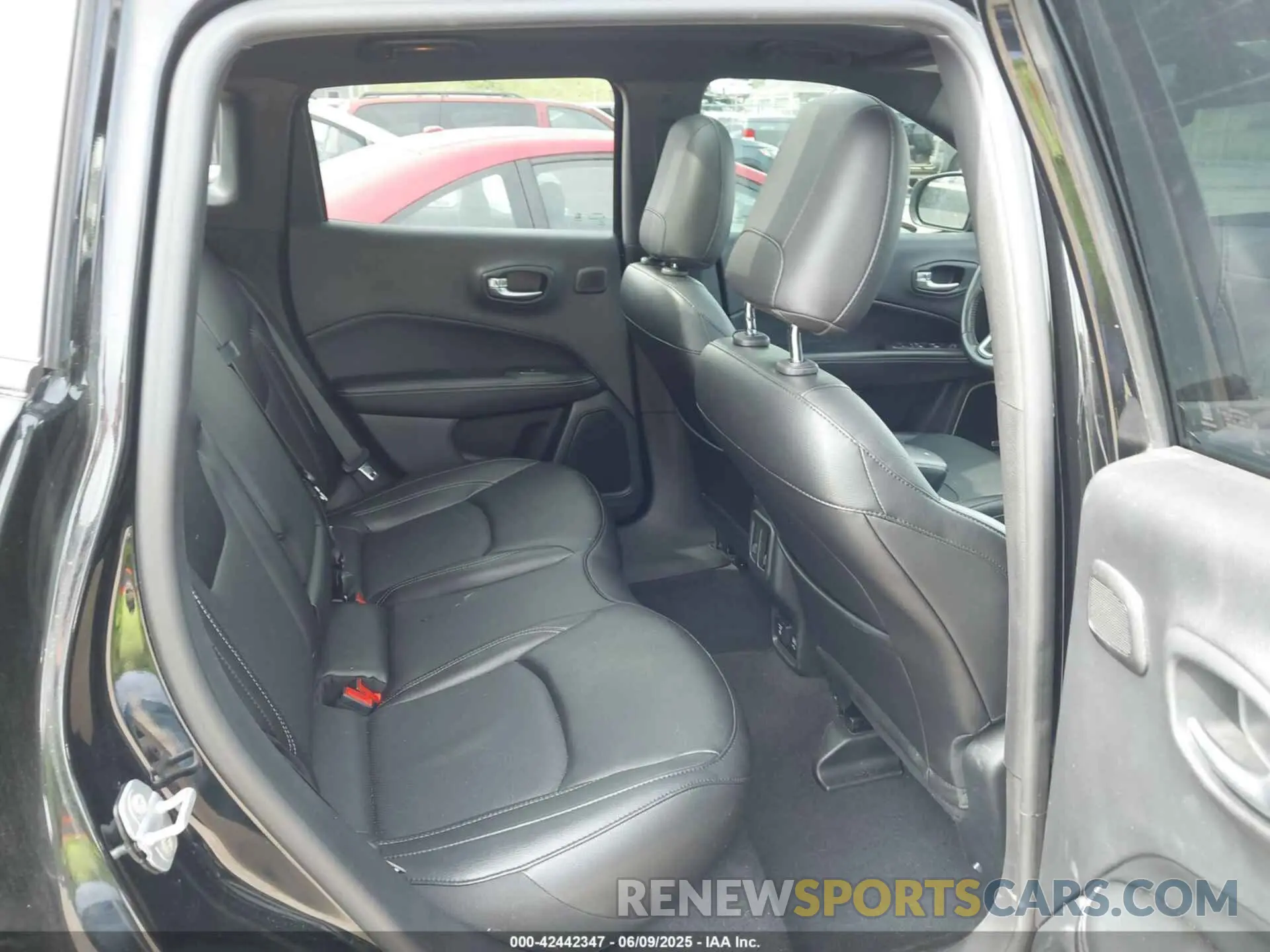 8 Photograph of a damaged car 3C4NJDEB0MT548139 JEEP COMPASS 2021