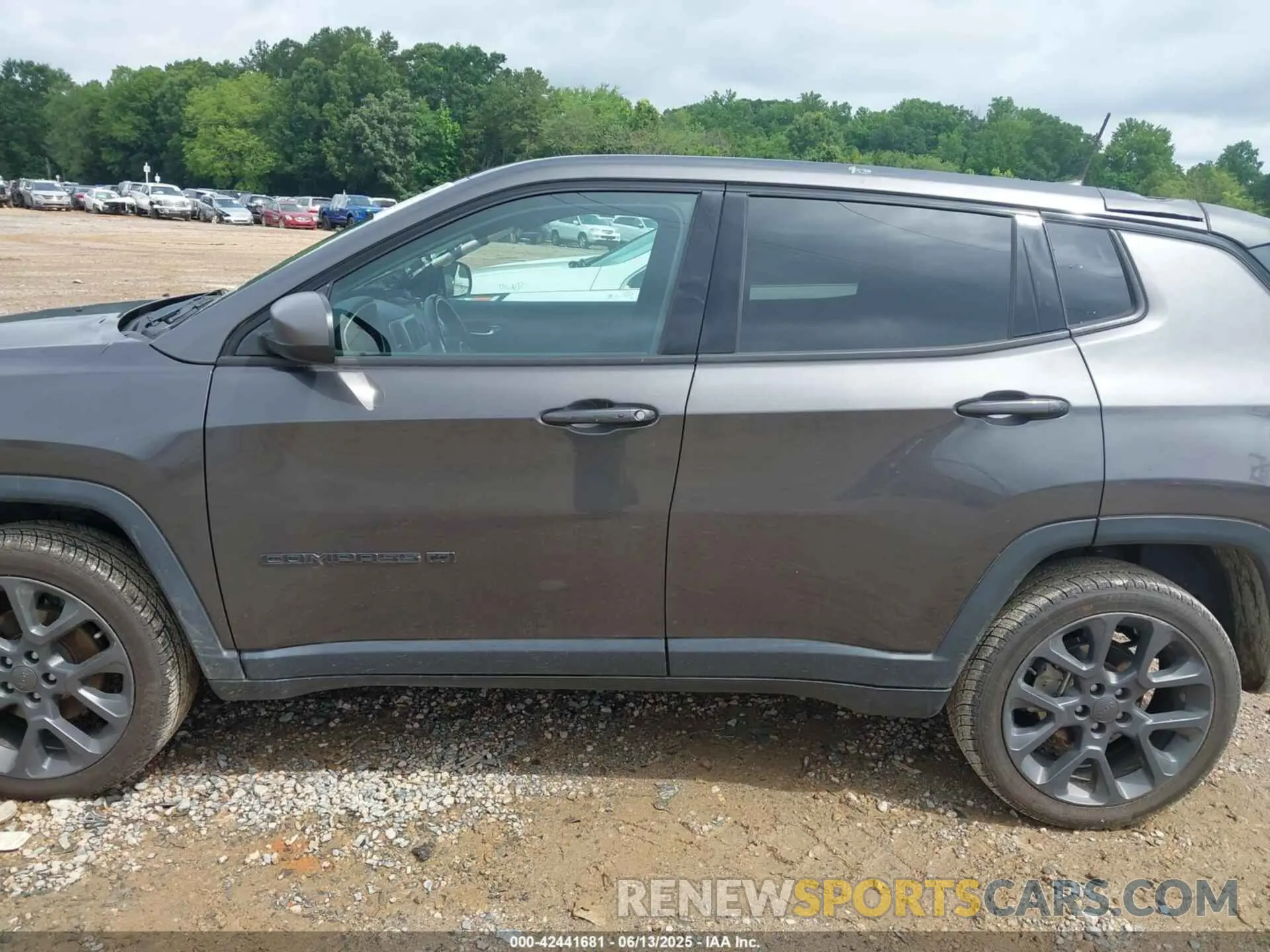 14 Photograph of a damaged car 3C4NJDEB5MT516982 JEEP COMPASS 2021