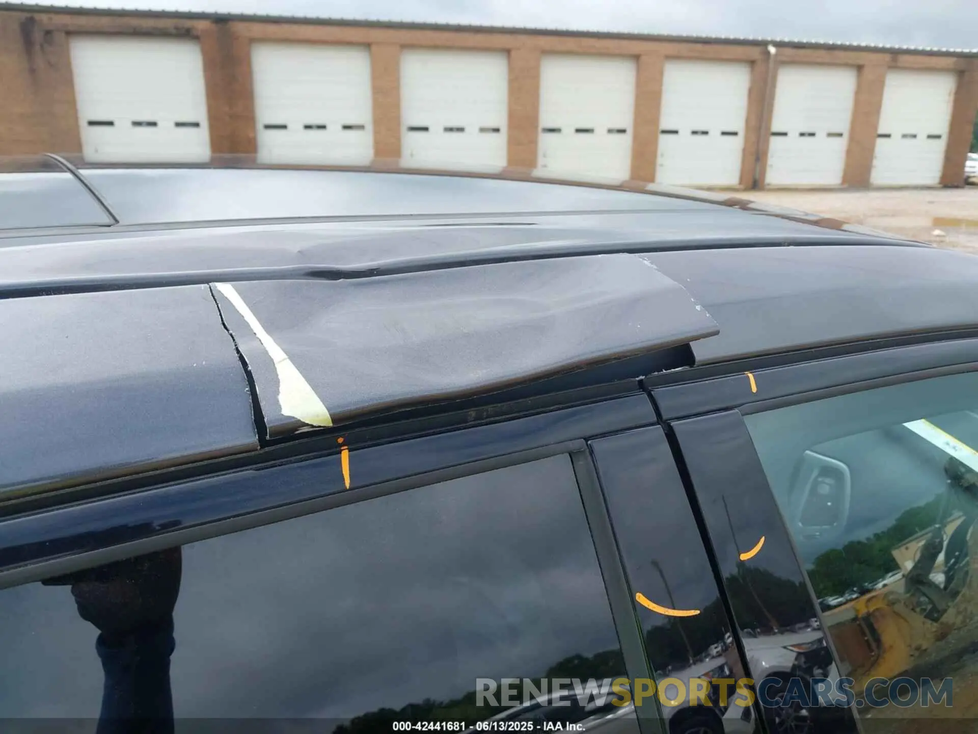 17 Photograph of a damaged car 3C4NJDEB5MT516982 JEEP COMPASS 2021