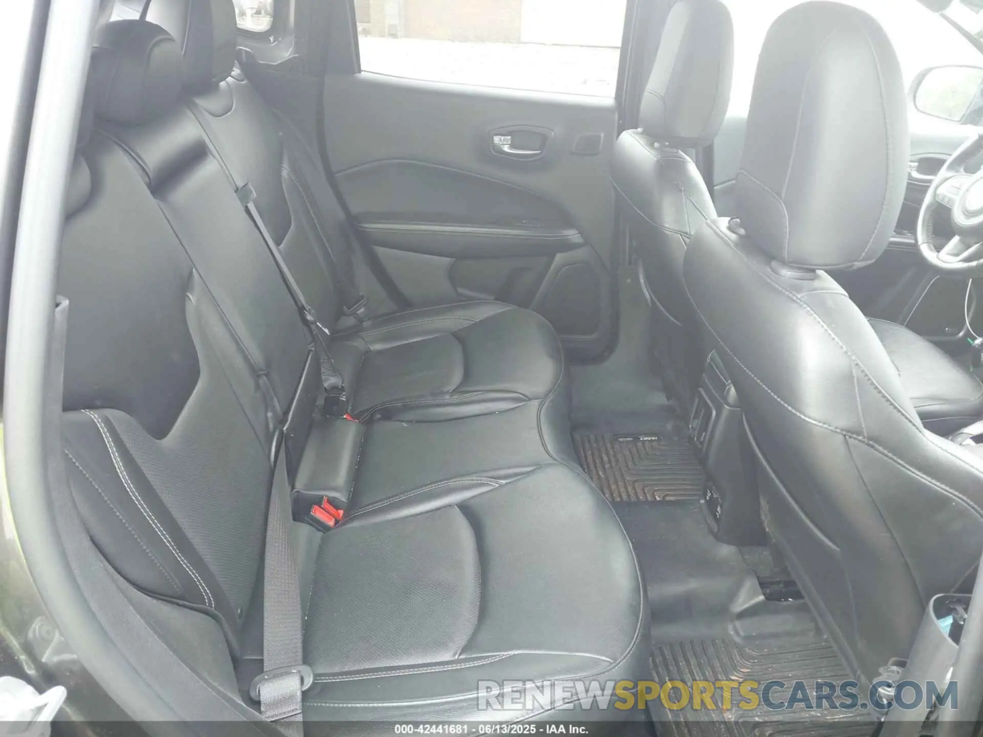 8 Photograph of a damaged car 3C4NJDEB5MT516982 JEEP COMPASS 2021