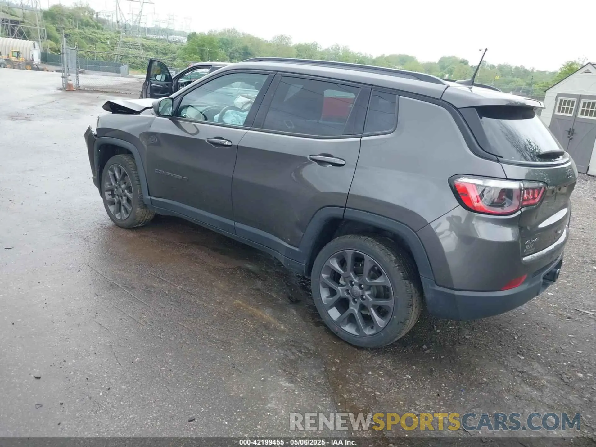 3 Photograph of a damaged car 3C4NJDEB8MT570616 JEEP COMPASS 2021
