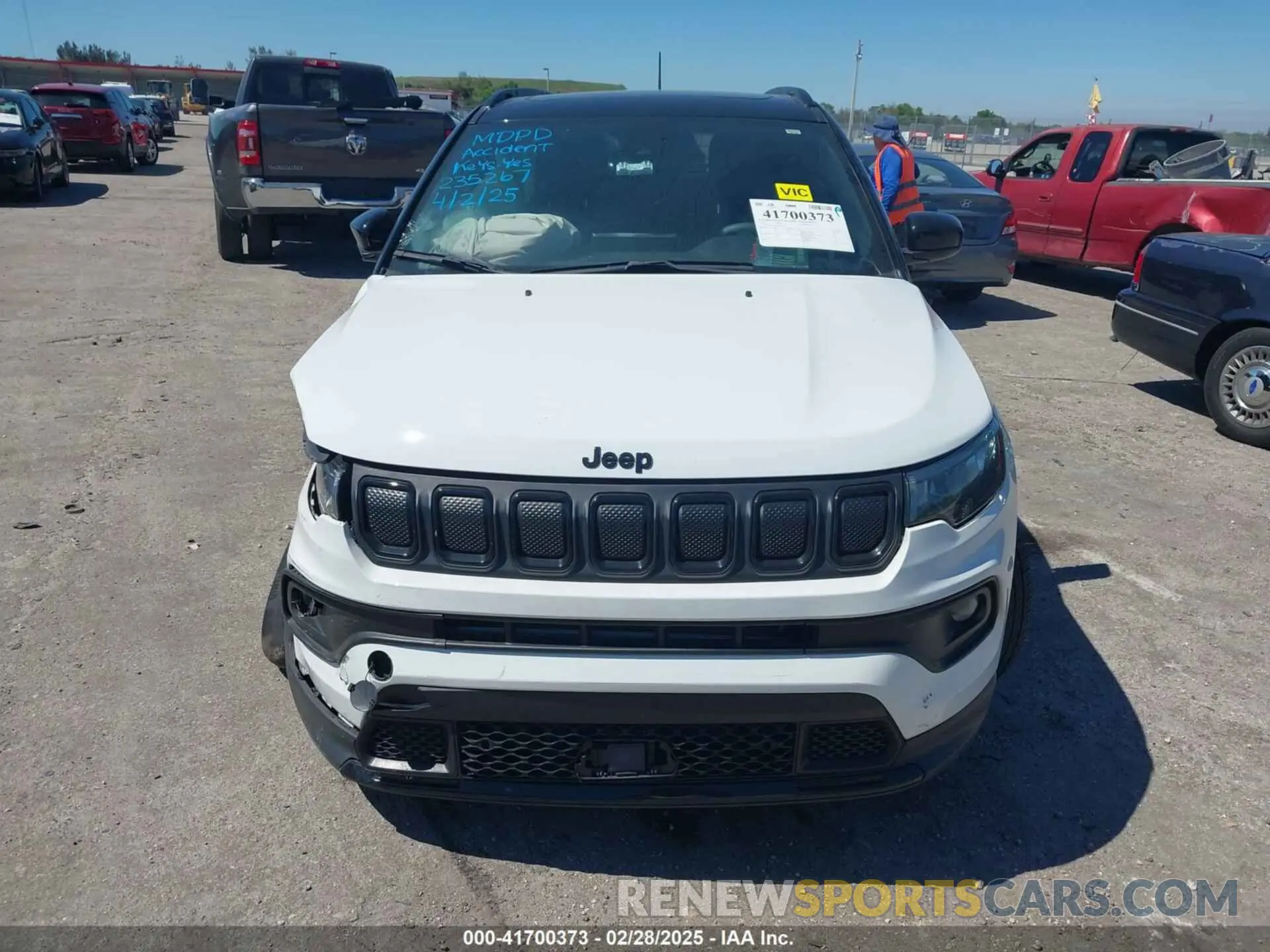 12 Photograph of a damaged car 3C4NJCBB0NT235267 JEEP COMPASS 2022