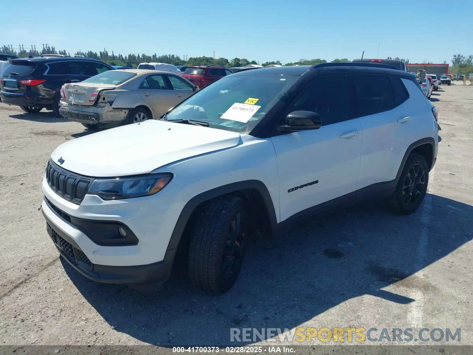 2 Photograph of a damaged car 3C4NJCBB0NT235267 JEEP COMPASS 2022