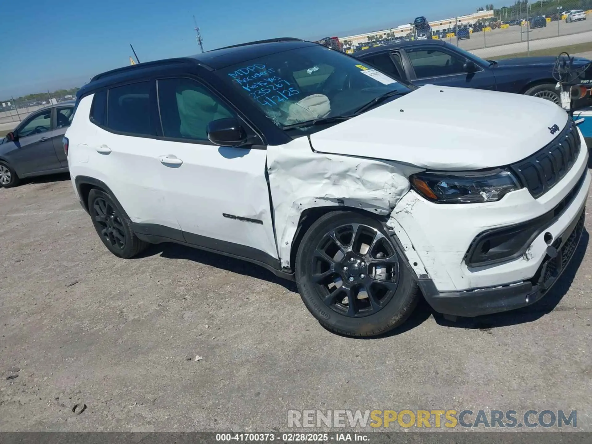 6 Photograph of a damaged car 3C4NJCBB0NT235267 JEEP COMPASS 2022