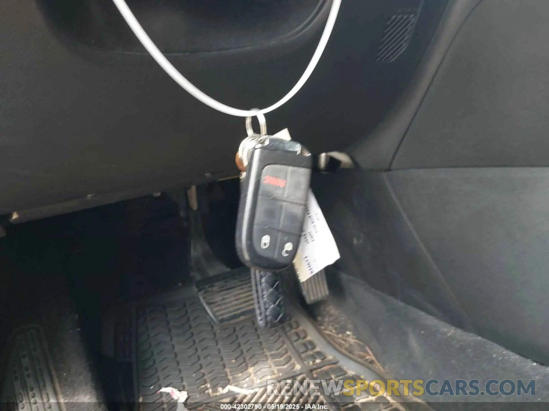 11 Photograph of a damaged car 3C4NJCBB2NT210970 JEEP COMPASS 2022