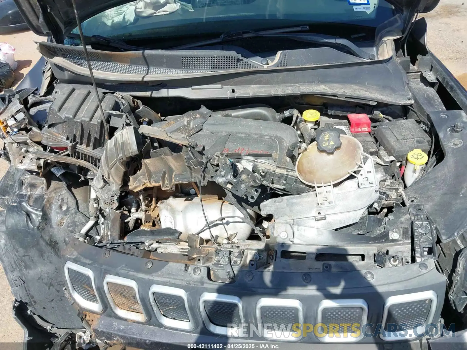 10 Photograph of a damaged car 3C4NJCBB5NT106599 JEEP COMPASS 2022