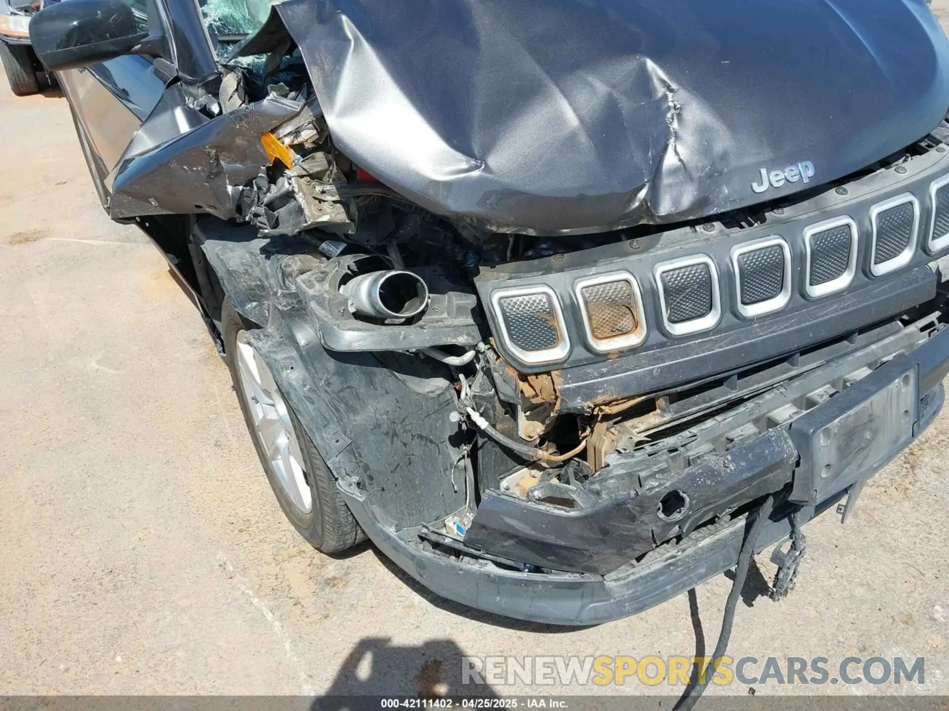 6 Photograph of a damaged car 3C4NJCBB5NT106599 JEEP COMPASS 2022