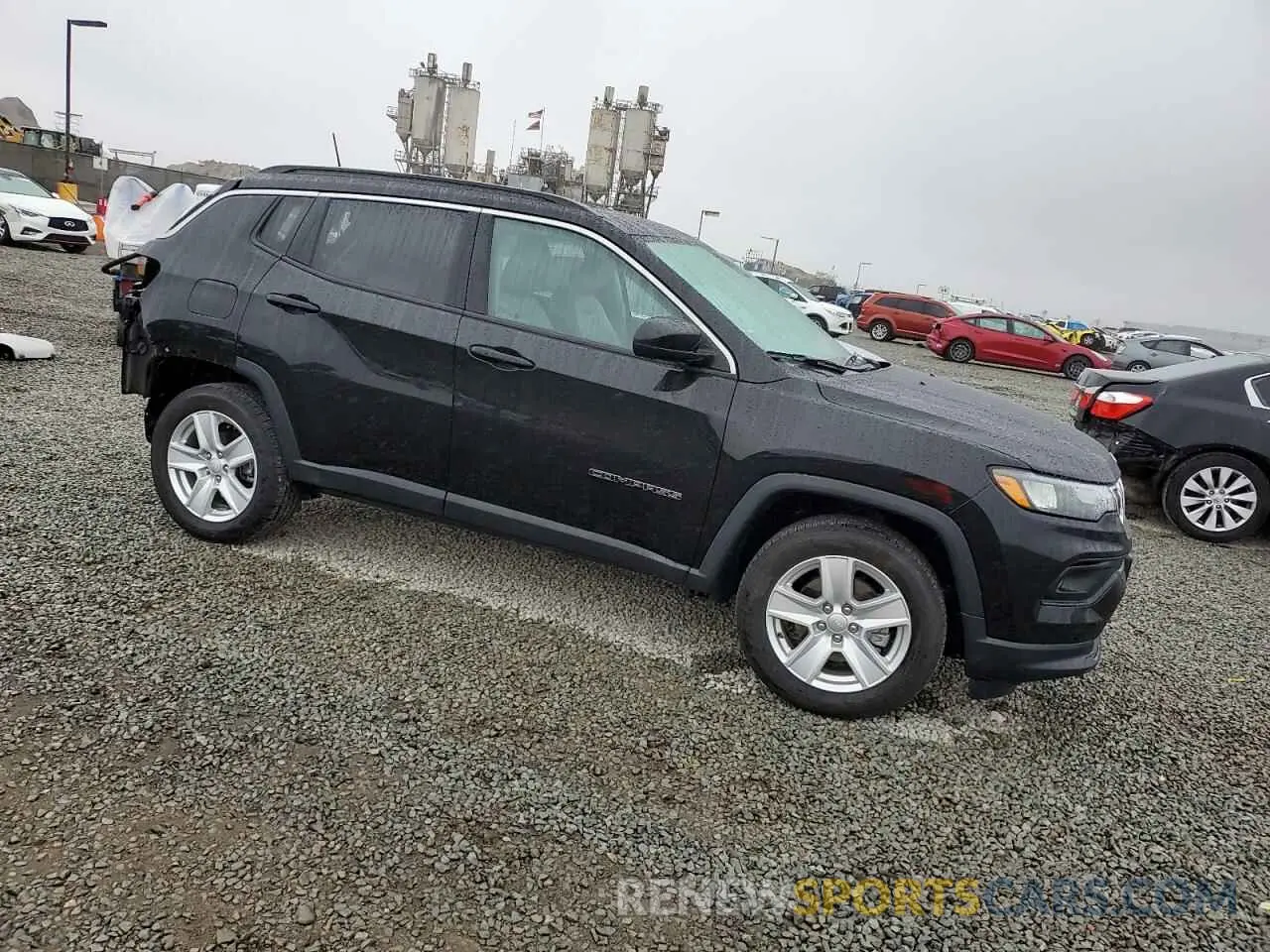 4 Photograph of a damaged car 3C4NJCBB5NT138985 JEEP COMPASS 2022