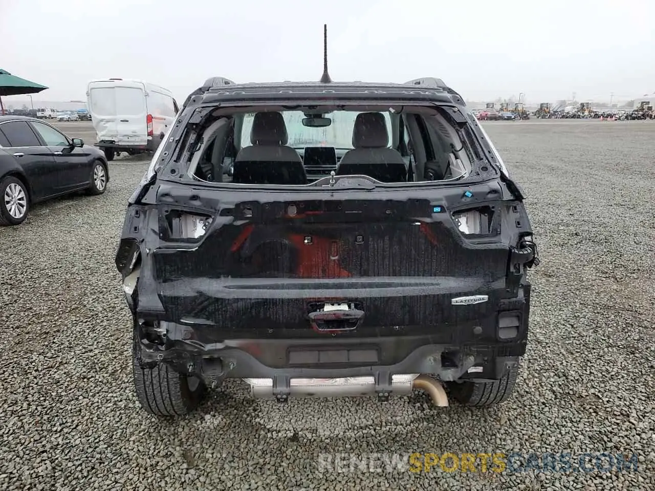 6 Photograph of a damaged car 3C4NJCBB5NT138985 JEEP COMPASS 2022