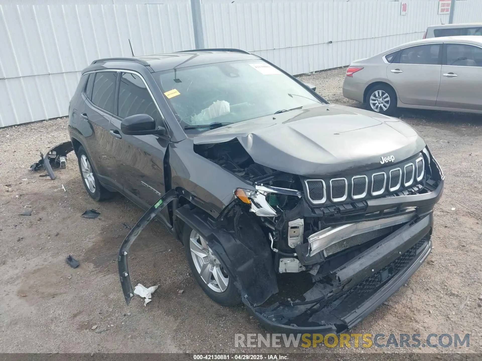 1 Photograph of a damaged car 3C4NJCBB5NT149470 JEEP COMPASS 2022