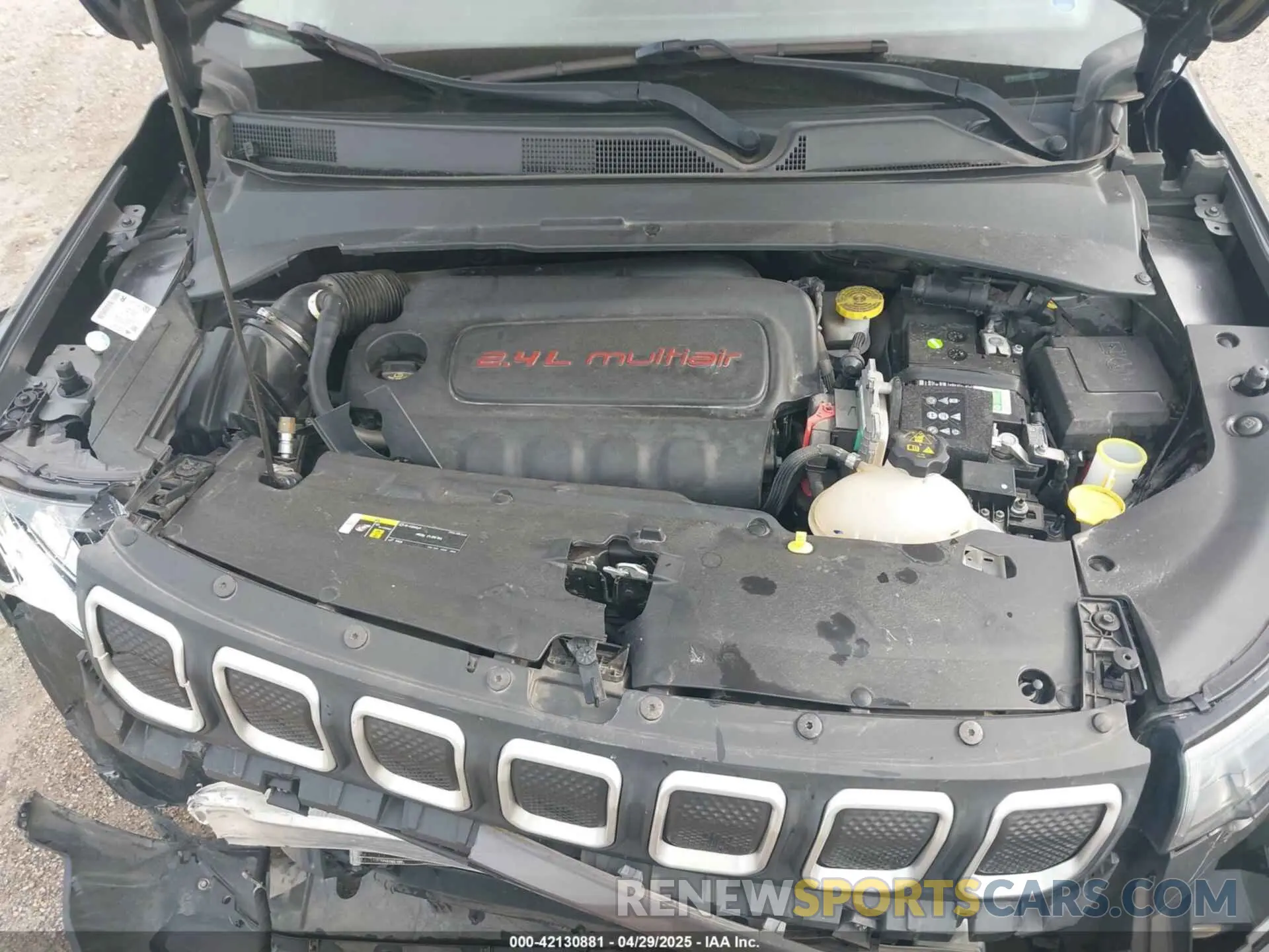 10 Photograph of a damaged car 3C4NJCBB5NT149470 JEEP COMPASS 2022
