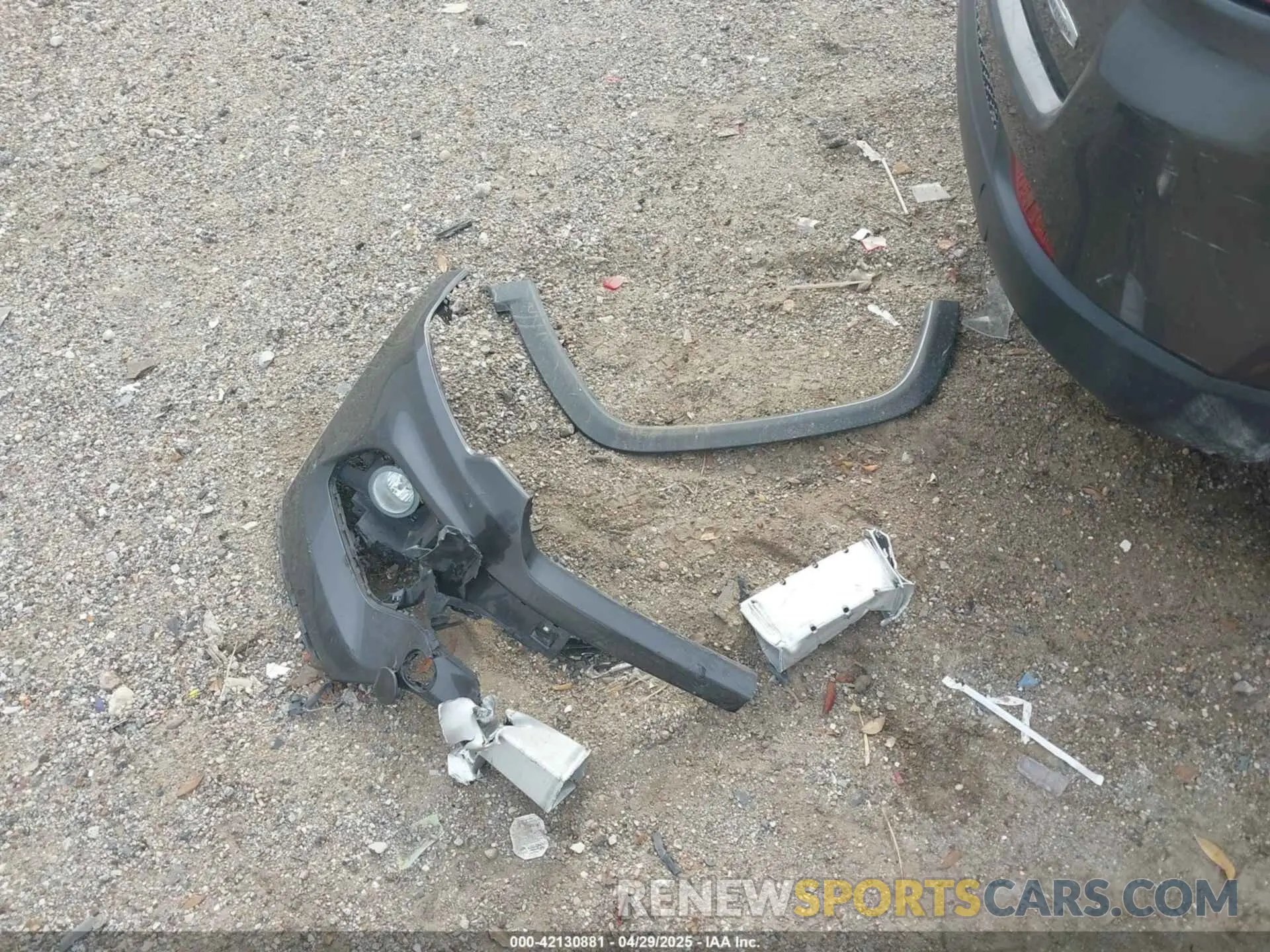 12 Photograph of a damaged car 3C4NJCBB5NT149470 JEEP COMPASS 2022
