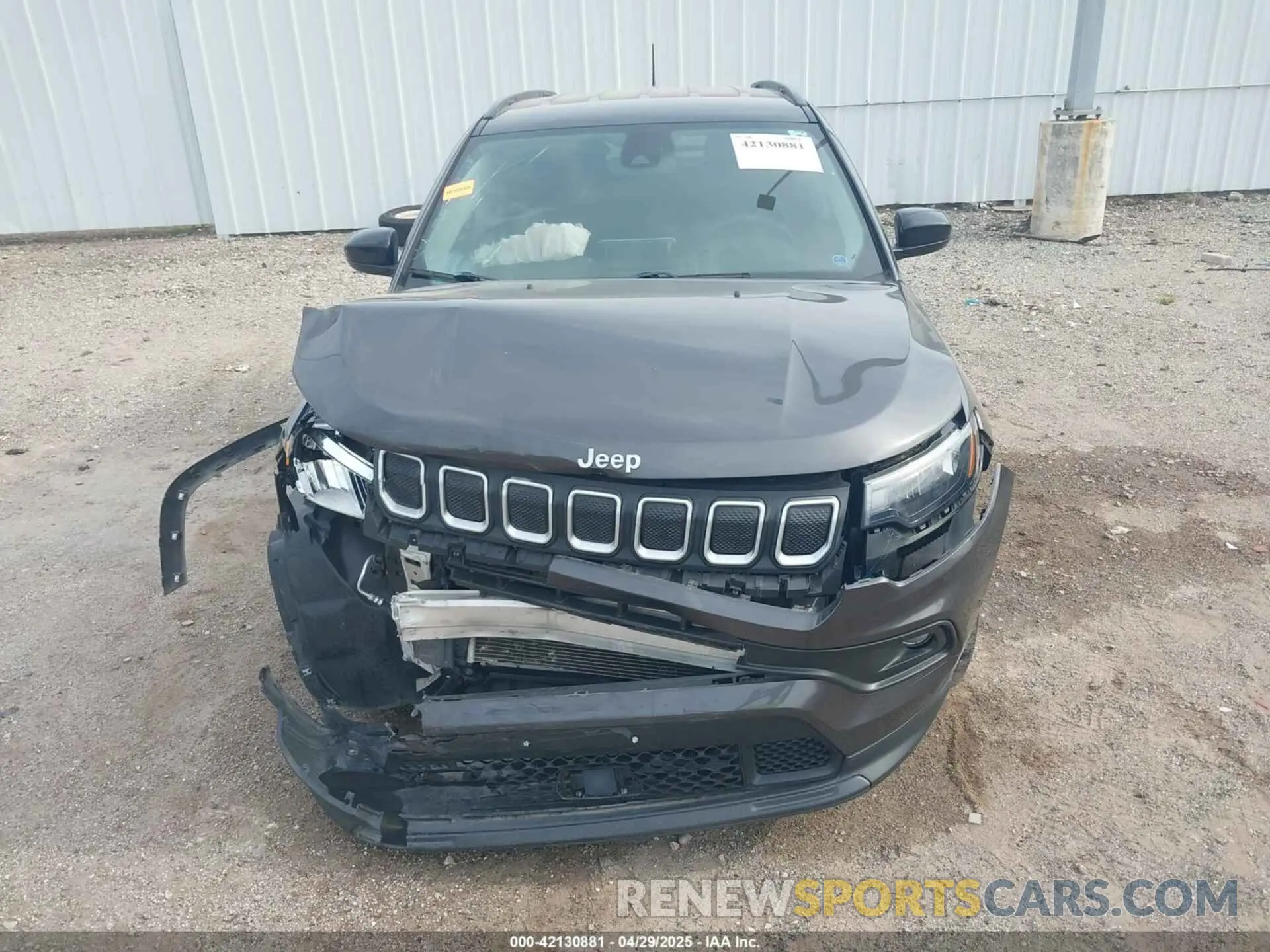 13 Photograph of a damaged car 3C4NJCBB5NT149470 JEEP COMPASS 2022