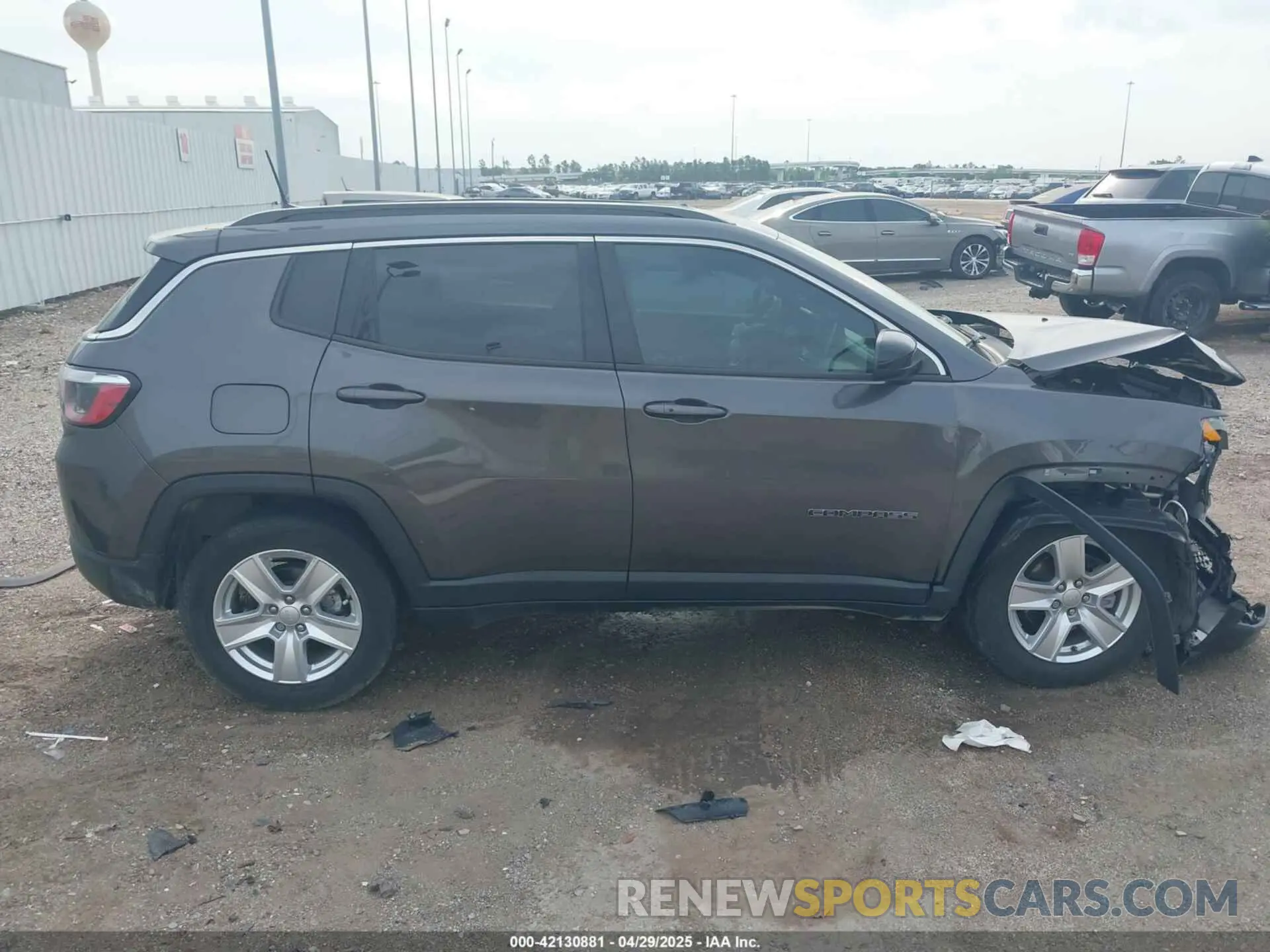 14 Photograph of a damaged car 3C4NJCBB5NT149470 JEEP COMPASS 2022