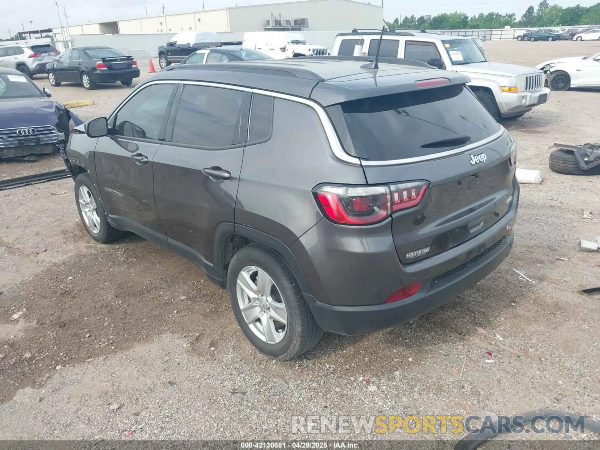 3 Photograph of a damaged car 3C4NJCBB5NT149470 JEEP COMPASS 2022