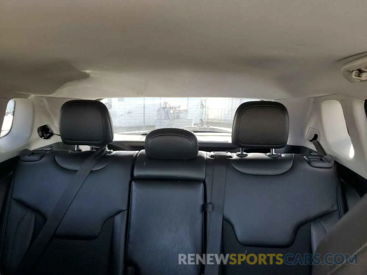 10 Photograph of a damaged car 3C4NJCBB5NT218089 JEEP COMPASS 2022