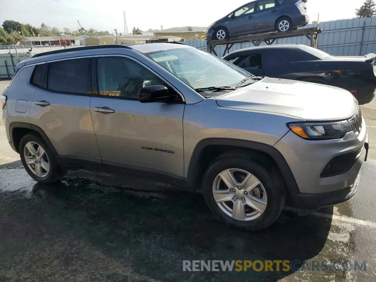 4 Photograph of a damaged car 3C4NJCBB5NT218089 JEEP COMPASS 2022