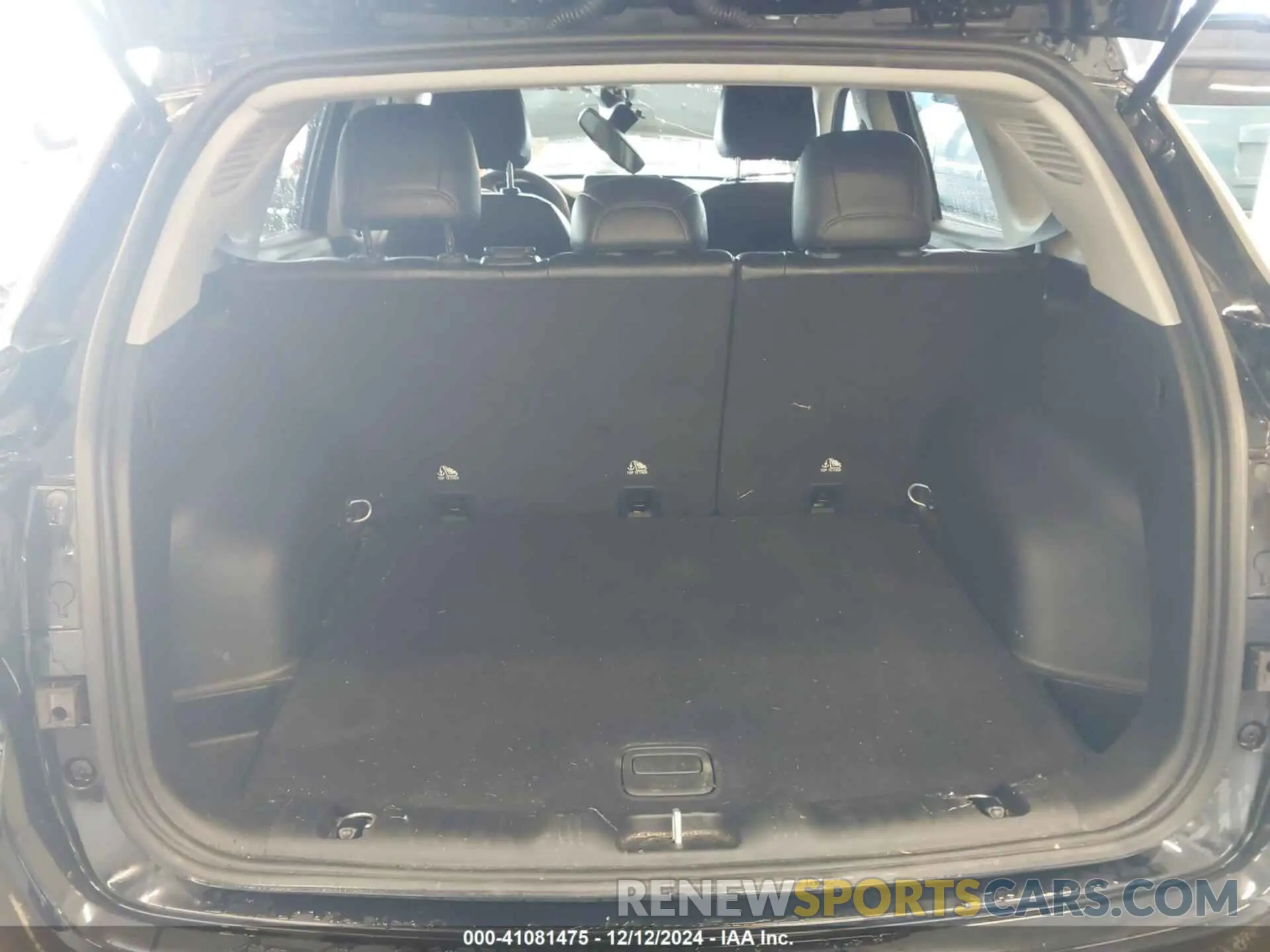 18 Photograph of a damaged car 3C4NJCBB6NT139191 JEEP COMPASS 2022