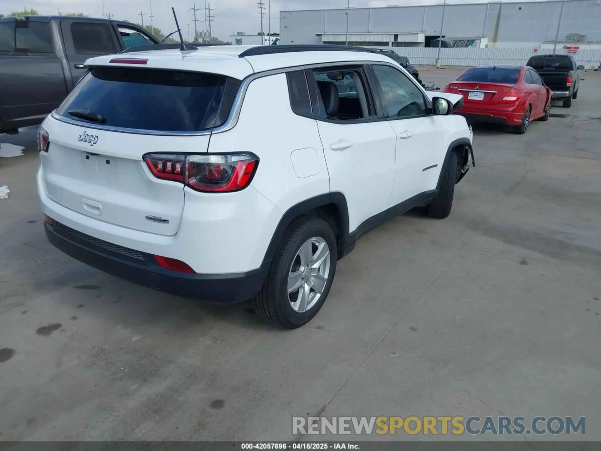 4 Фотография поврежденного автомобиля 3C4NJCBB6NT217940 JEEP COMPASS 2022