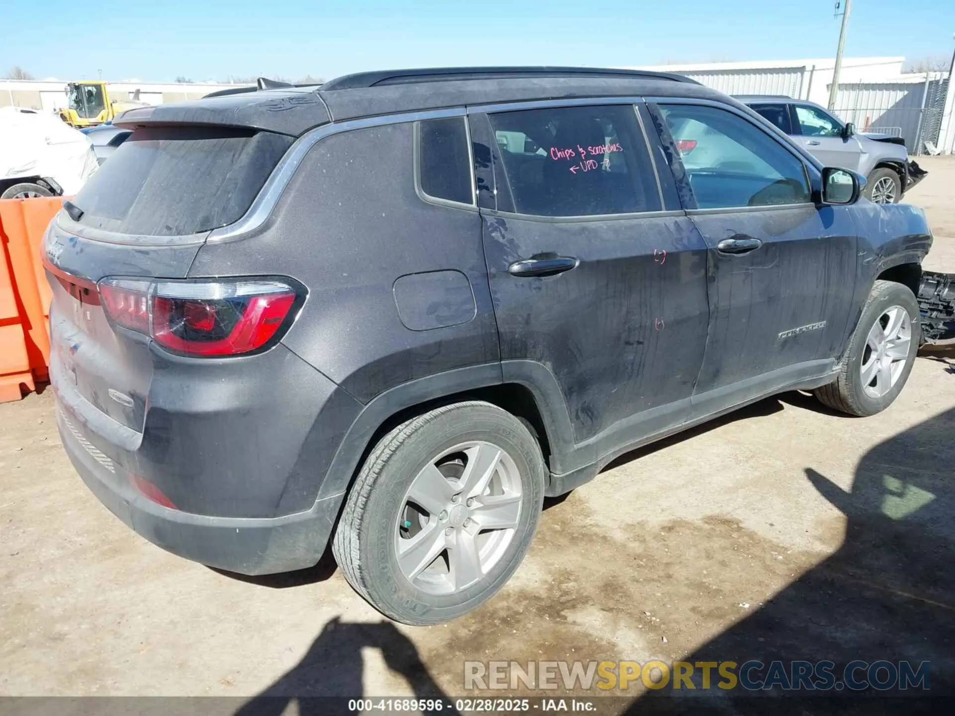 4 Photograph of a damaged car 3C4NJCBB6NT224970 JEEP COMPASS 2022