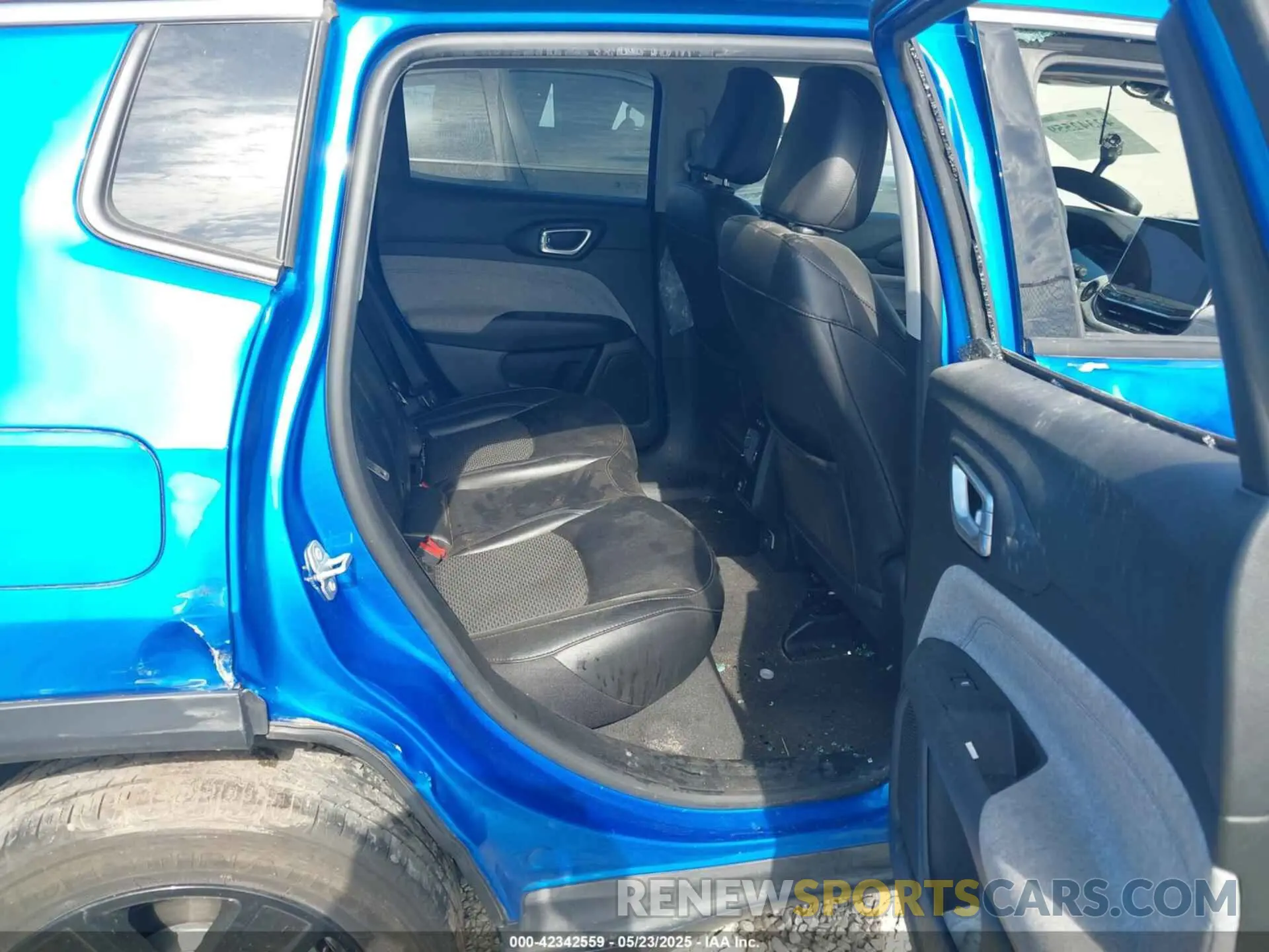 8 Photograph of a damaged car 3C4NJCBB6NT229148 JEEP COMPASS 2022