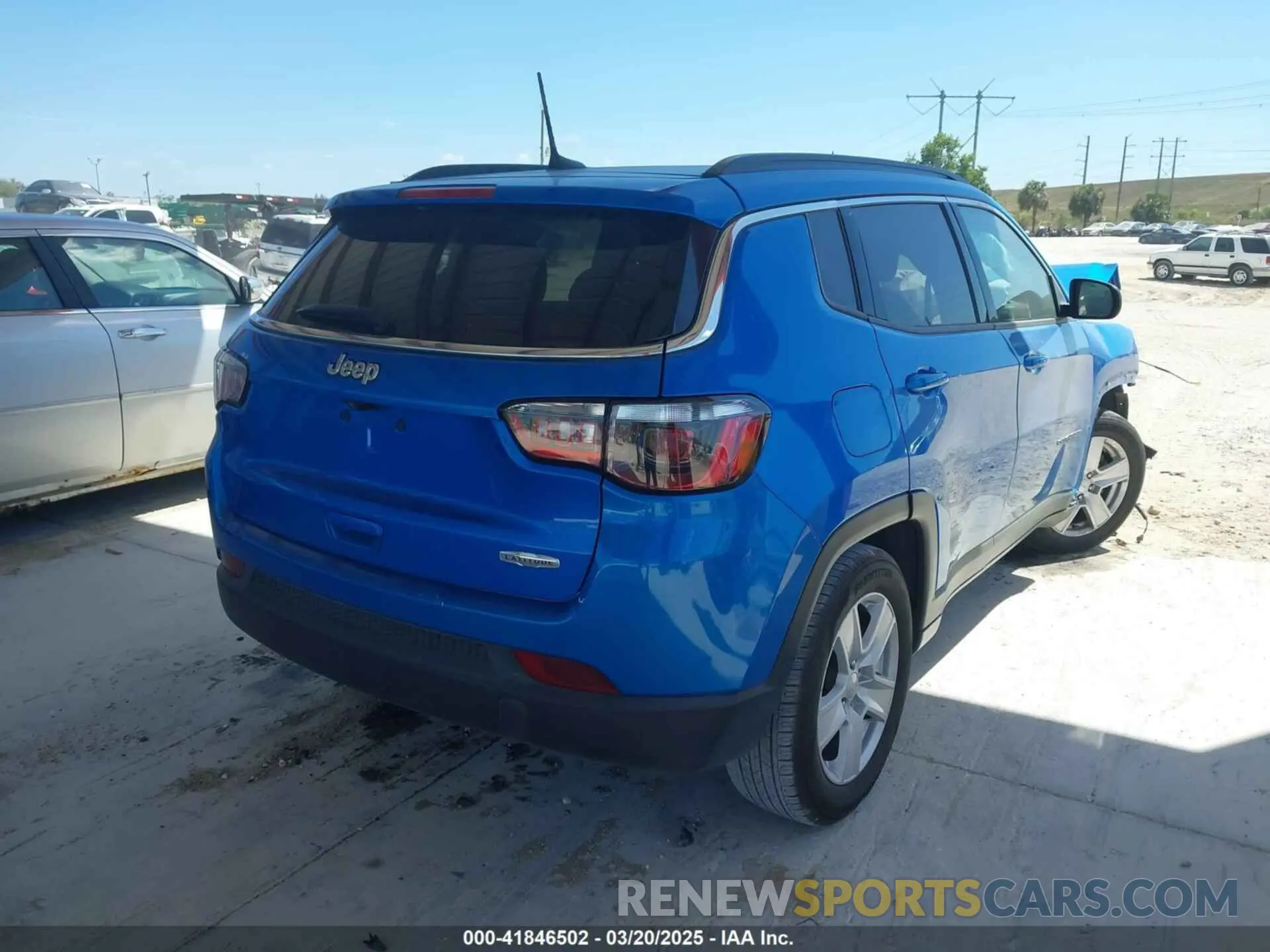 4 Photograph of a damaged car 3C4NJCBB7NT119404 JEEP COMPASS 2022