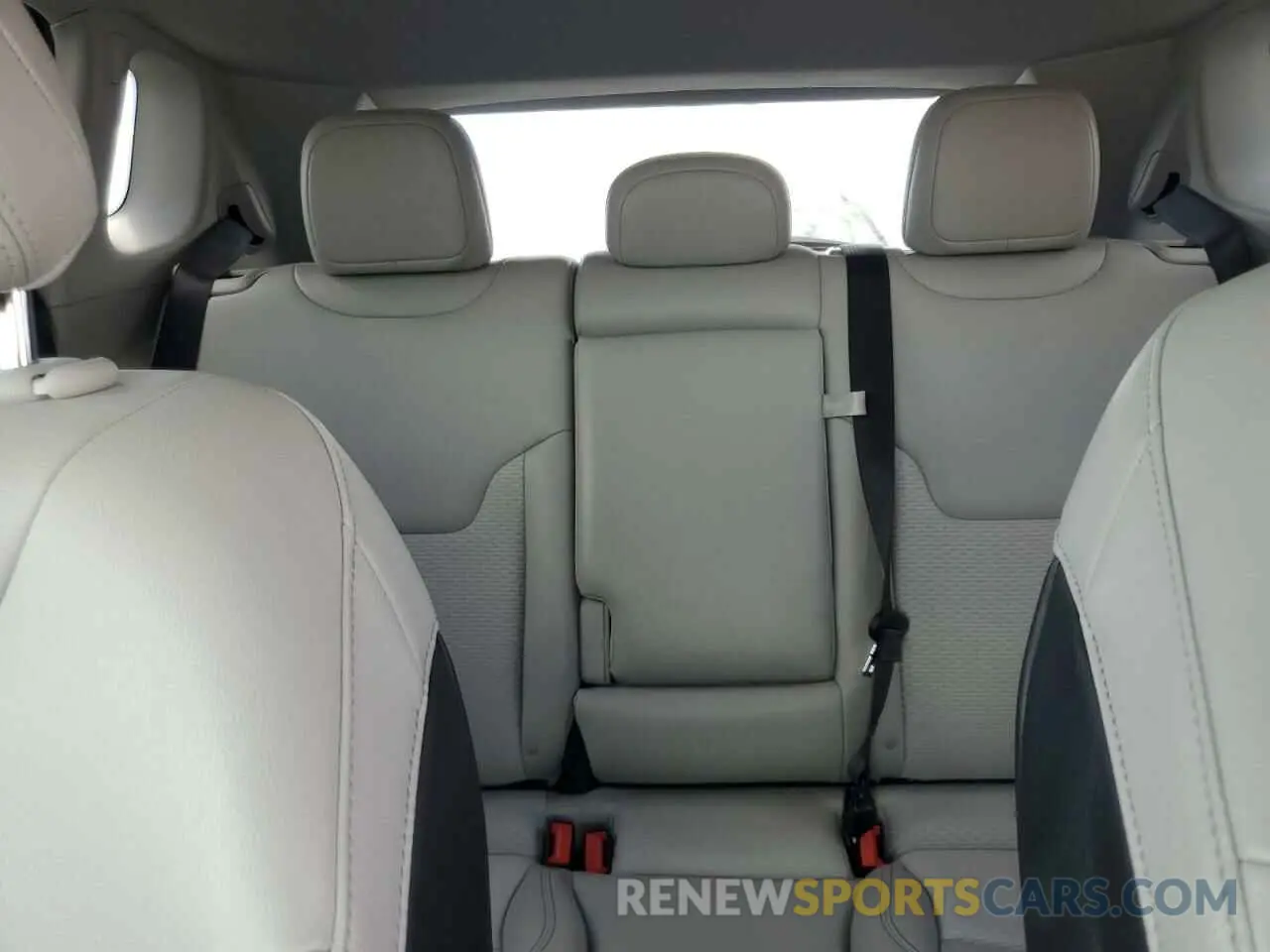 10 Photograph of a damaged car 3C4NJCBB7NT235119 JEEP COMPASS 2022