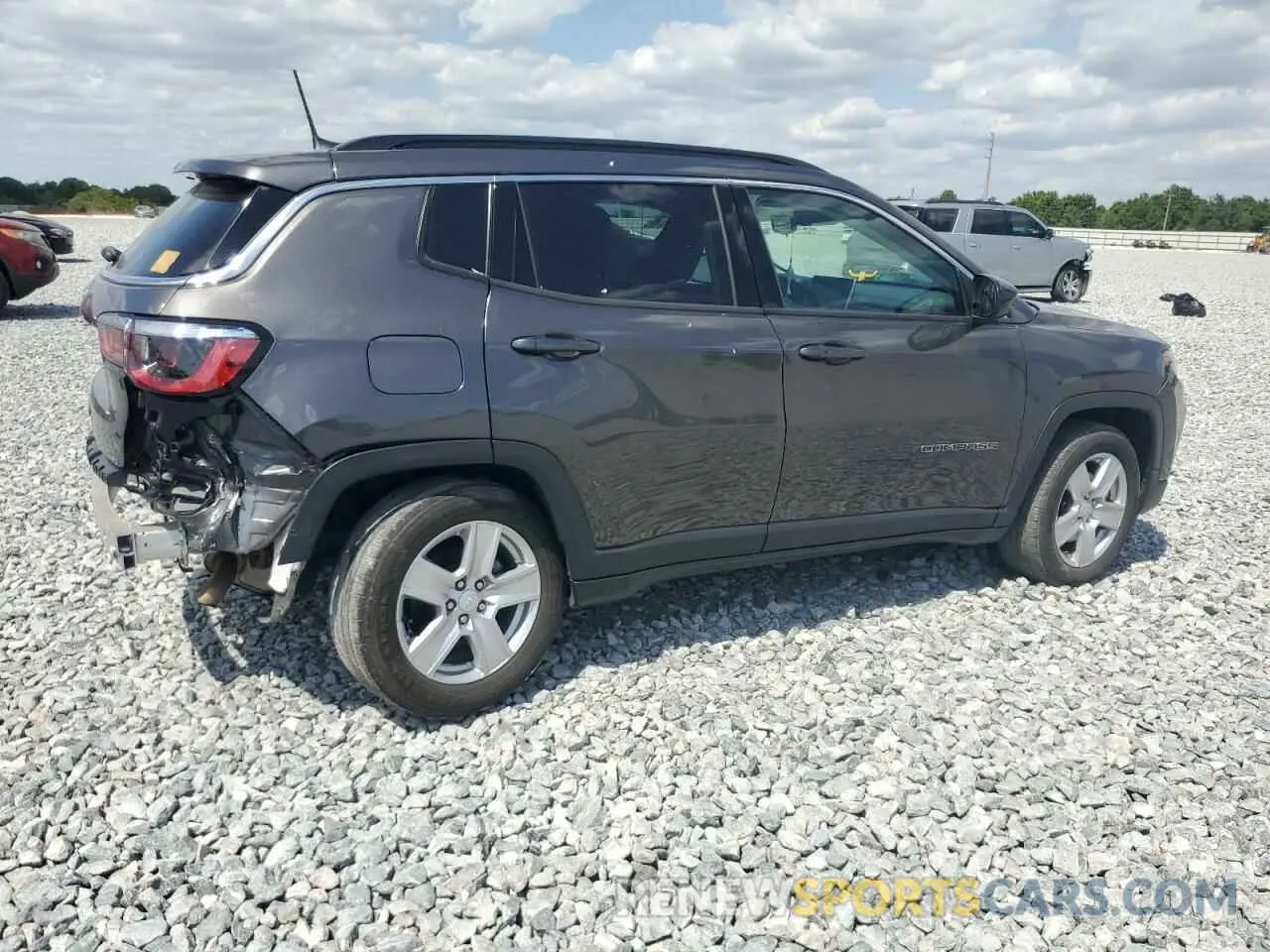 3 Photograph of a damaged car 3C4NJCBB7NT235119 JEEP COMPASS 2022