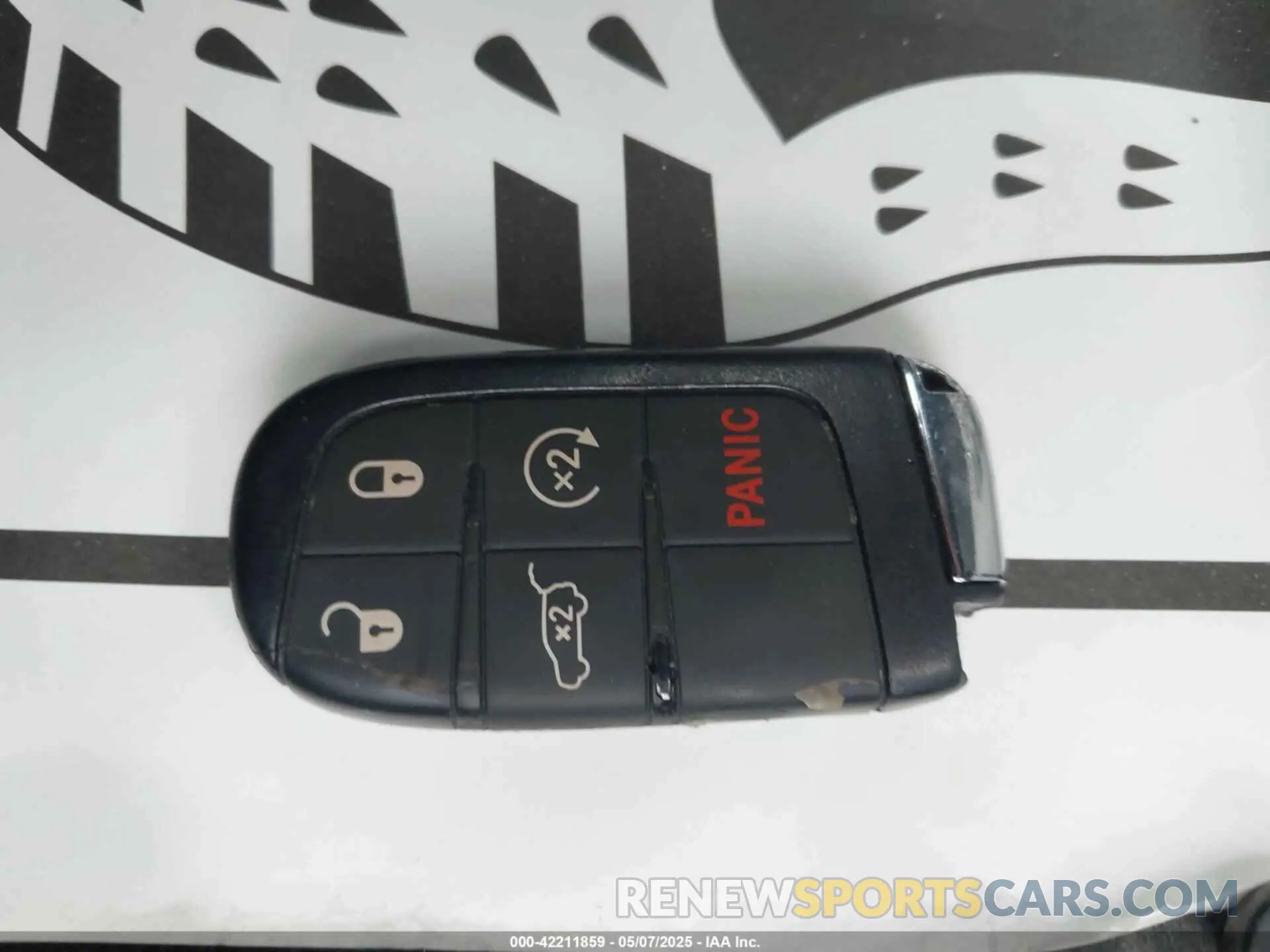11 Photograph of a damaged car 3C4NJCBB8NT137619 JEEP COMPASS 2022