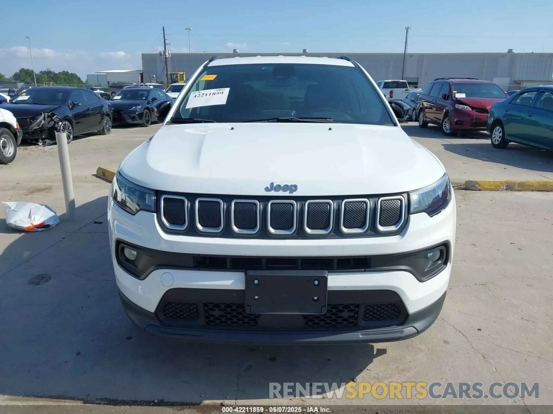 13 Photograph of a damaged car 3C4NJCBB8NT137619 JEEP COMPASS 2022