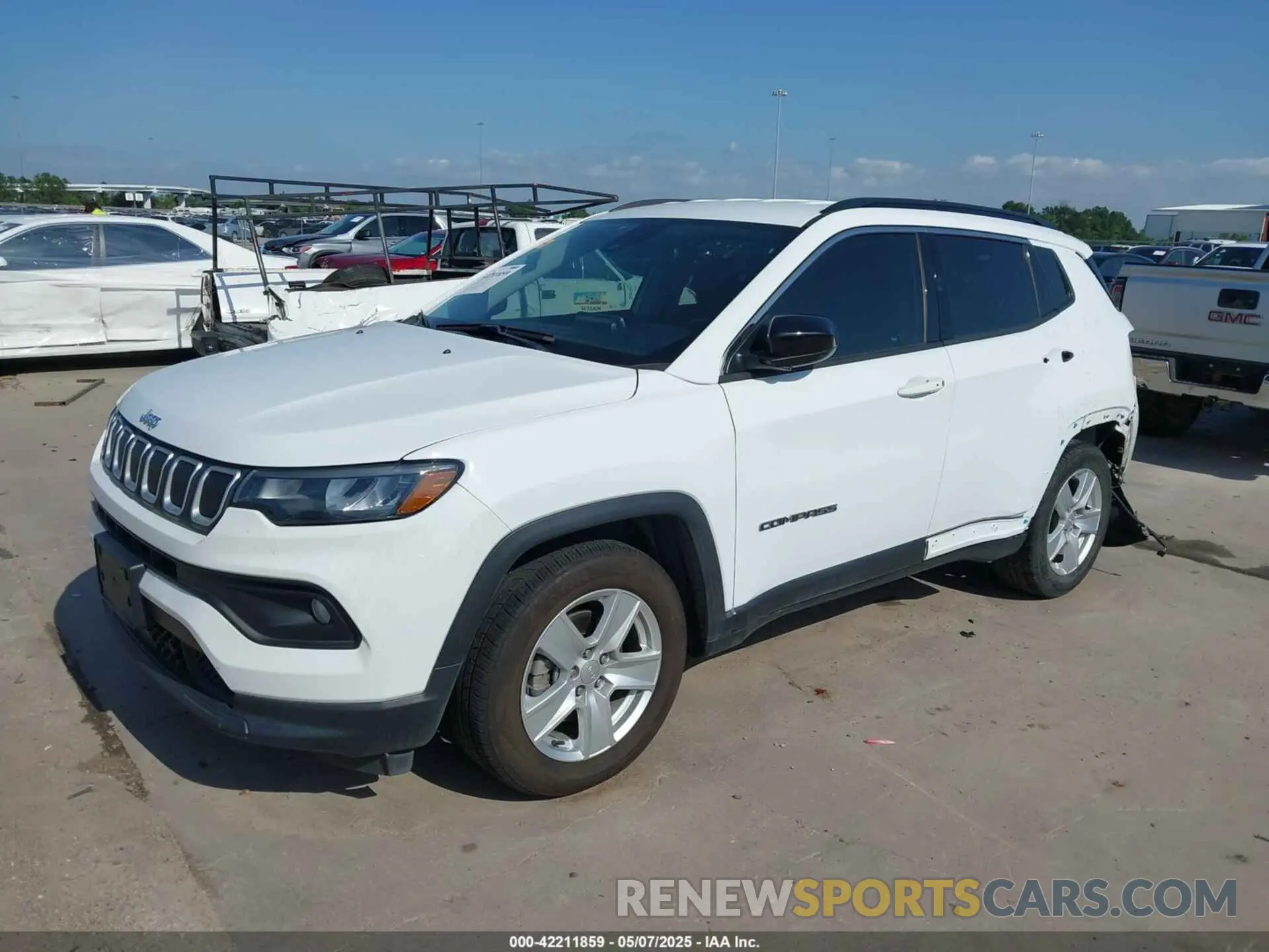 2 Photograph of a damaged car 3C4NJCBB8NT137619 JEEP COMPASS 2022