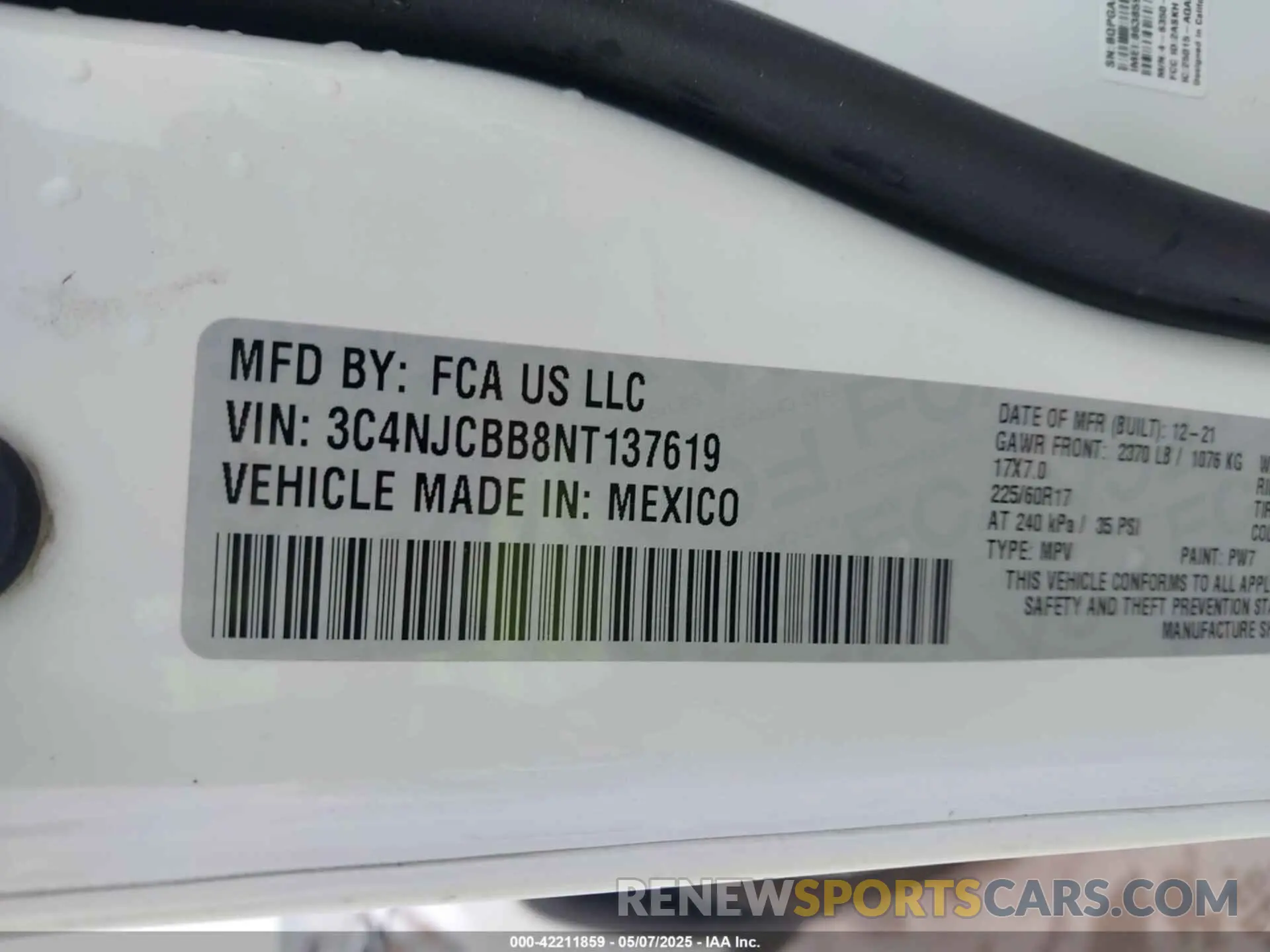 9 Photograph of a damaged car 3C4NJCBB8NT137619 JEEP COMPASS 2022