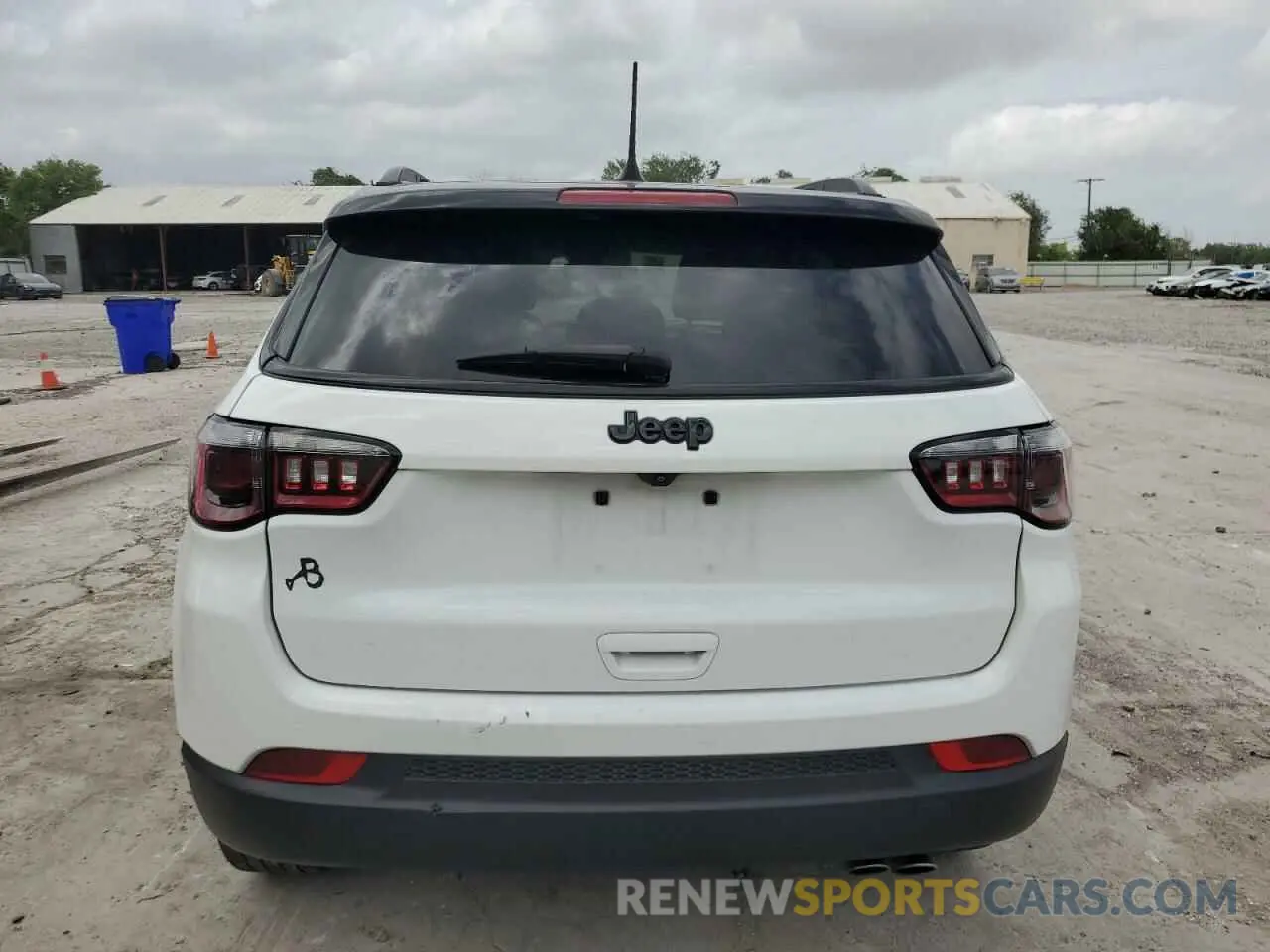 6 Photograph of a damaged car 3C4NJCBB9NT211131 JEEP COMPASS 2022