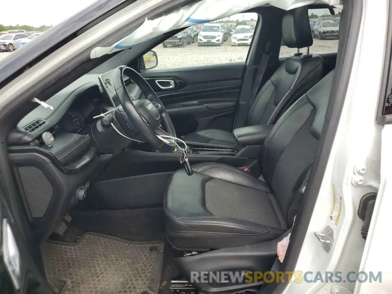 7 Photograph of a damaged car 3C4NJCBB9NT211131 JEEP COMPASS 2022