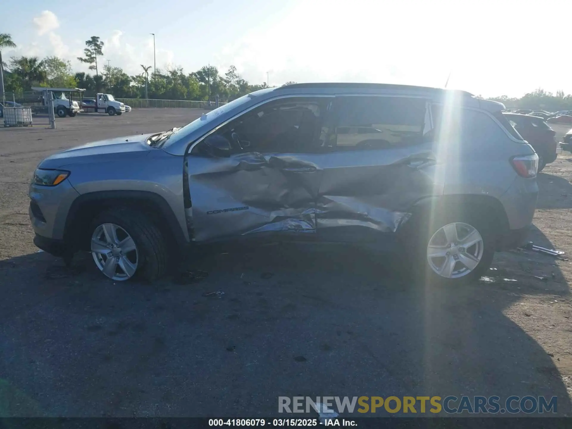 15 Photograph of a damaged car 3C4NJCBBXNT106596 JEEP COMPASS 2022