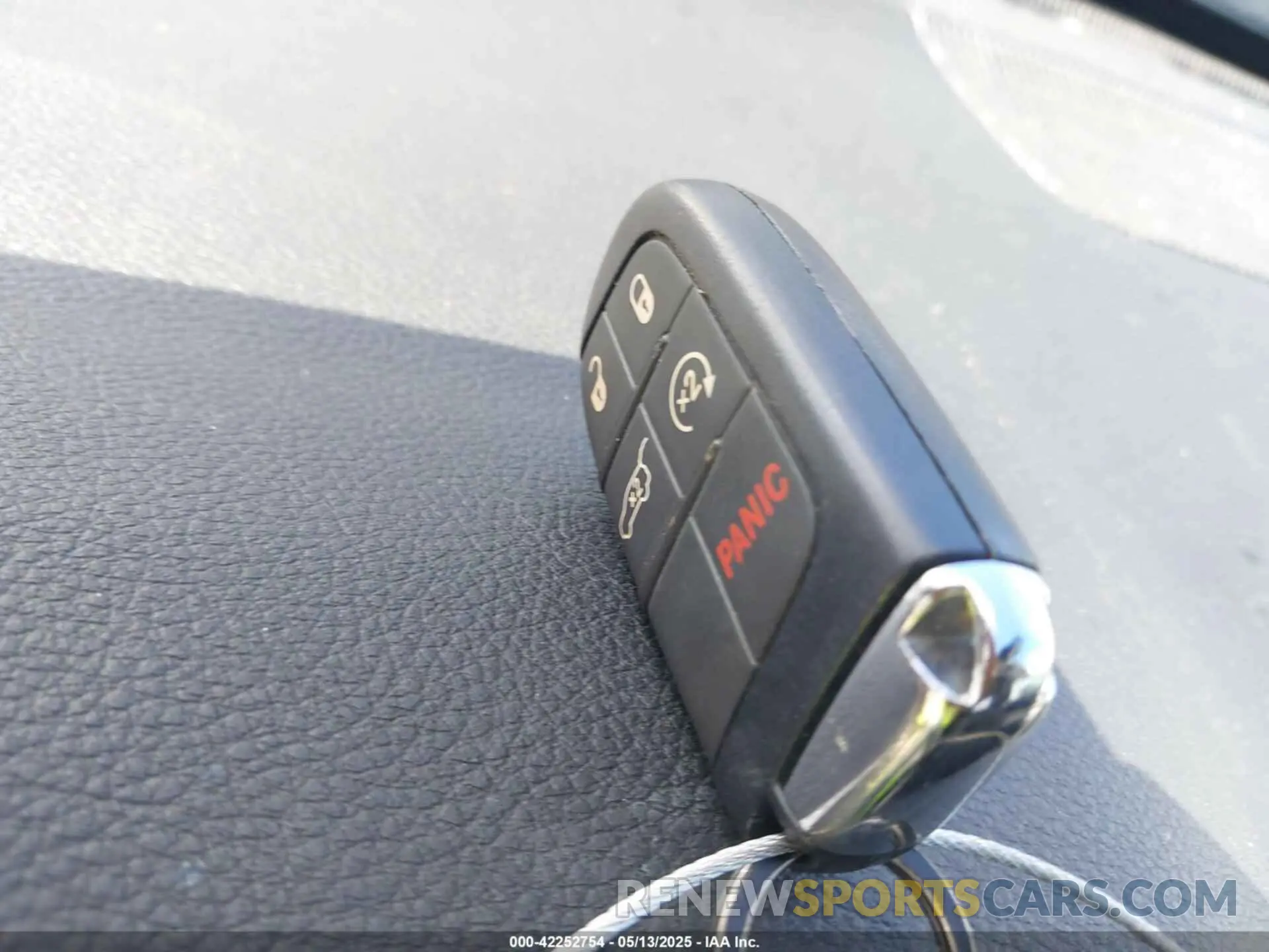 11 Photograph of a damaged car 3C4NJDBB0NT126474 JEEP COMPASS 2022