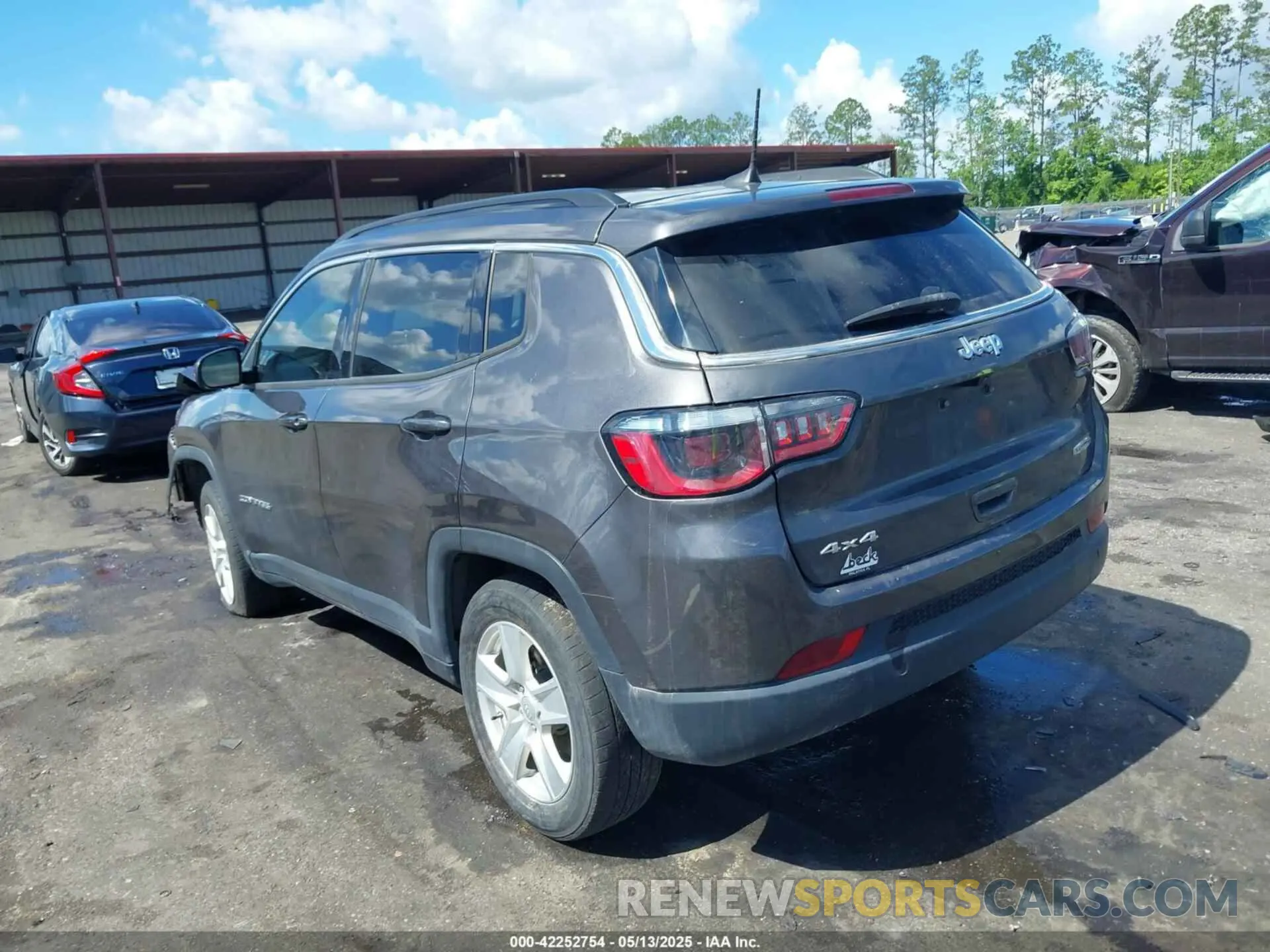 3 Photograph of a damaged car 3C4NJDBB0NT126474 JEEP COMPASS 2022