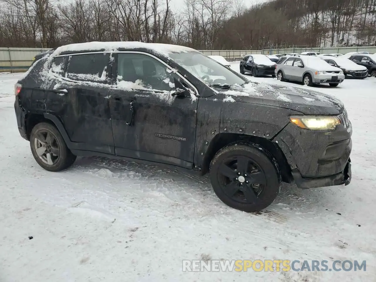 4 Photograph of a damaged car 3C4NJDBB0NT215834 JEEP COMPASS 2022